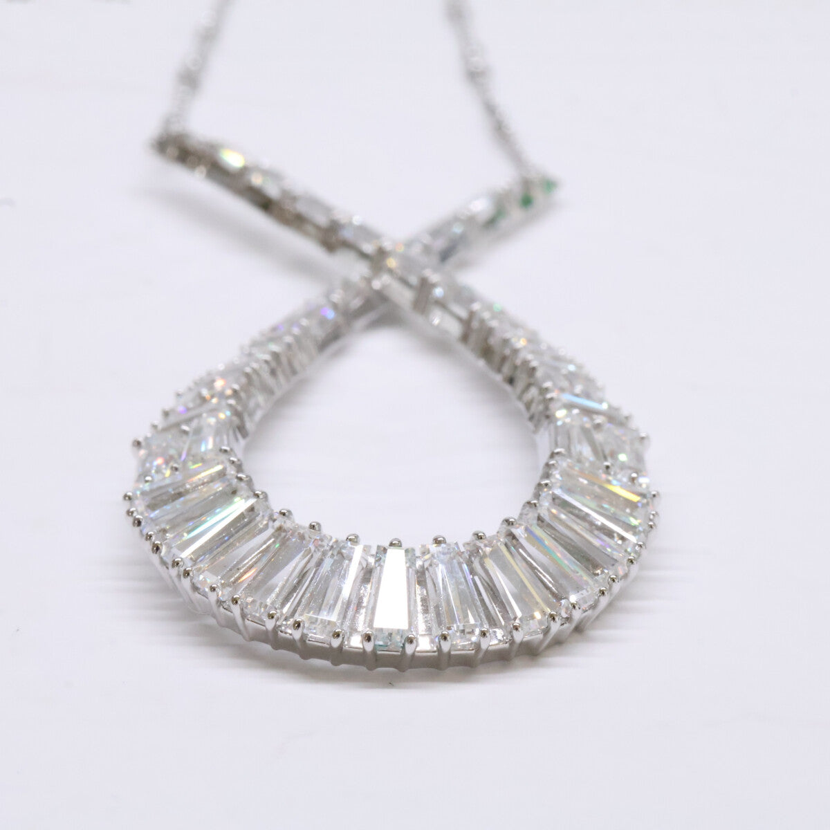 SWAROVSKI スワロフスキー Hyperbola ハイパーボラ インフィニティ ペンダント ネックレス