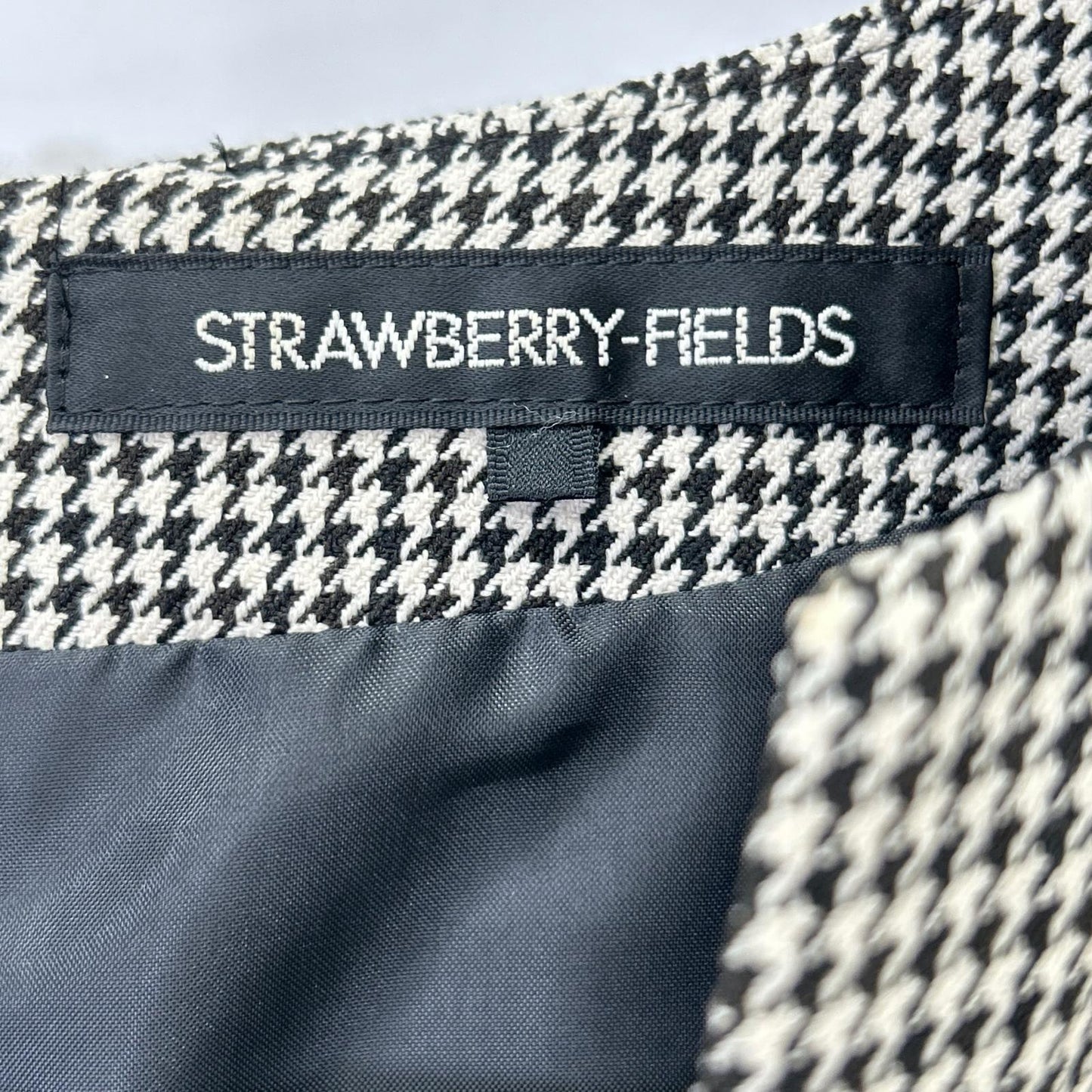 STRAWBERRY-FIELDS ストロベリーフィールズ ブラック×ホワイト ハウンドトゥース プルックツイル ワンピース ワンピース