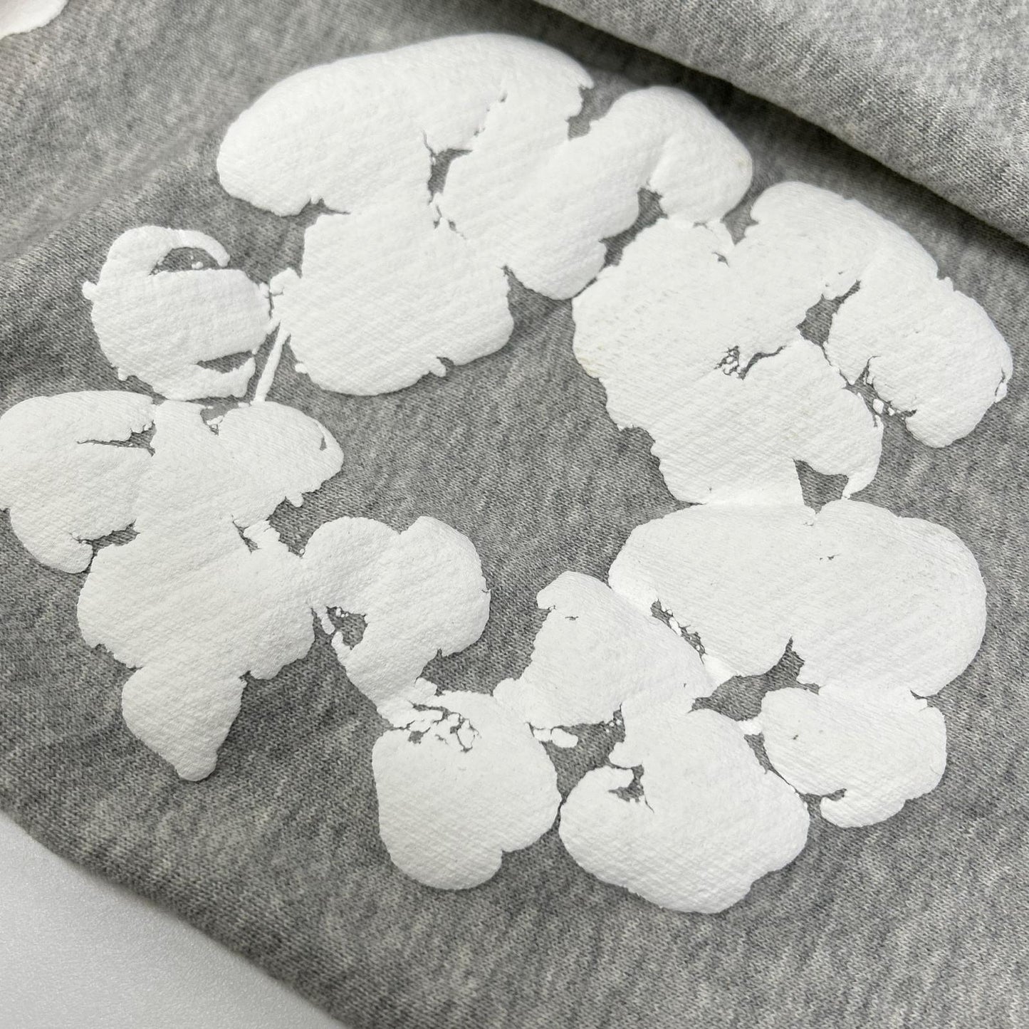 Denim Tears デニムティアーズ グレー コットン Wreath Open Hem Sweatpants ボトムス