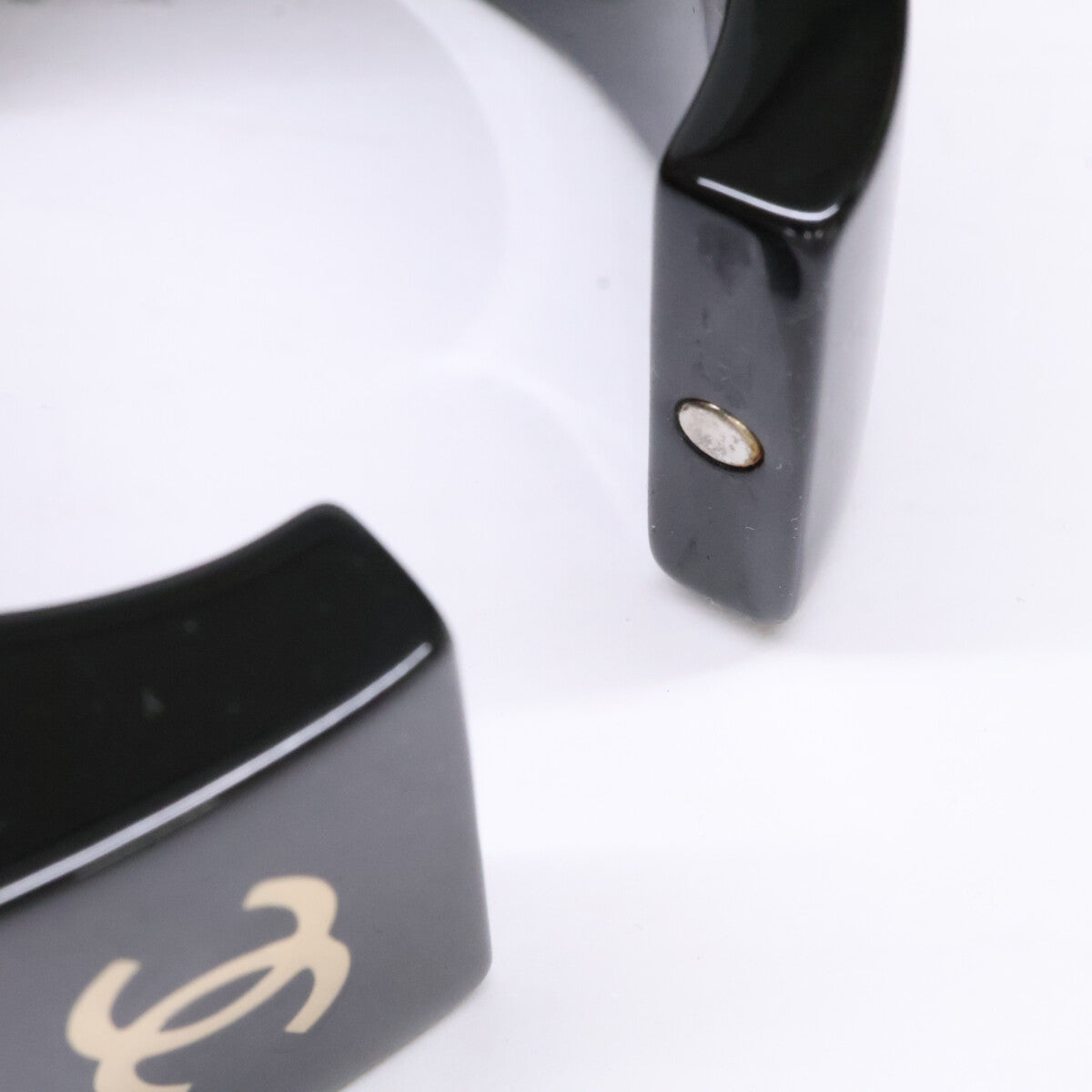 CHANEL シャネル 09C Resin Hingerd ココマーク バングル