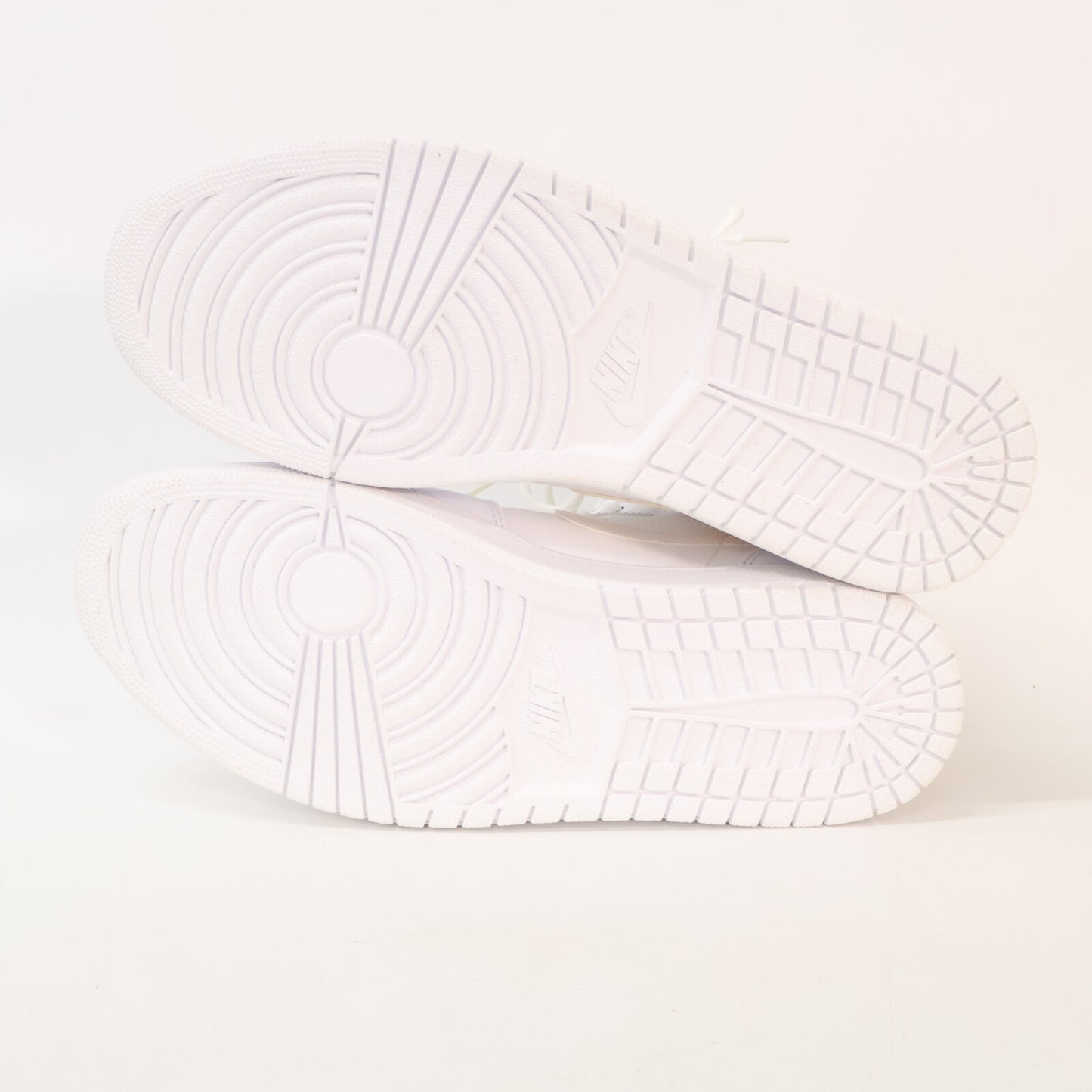 NIKE ナイキ 【美品】554724-110 AIR JORDAN 1 MID エア ジョーダン ワン ミッド スニーカー シューズ