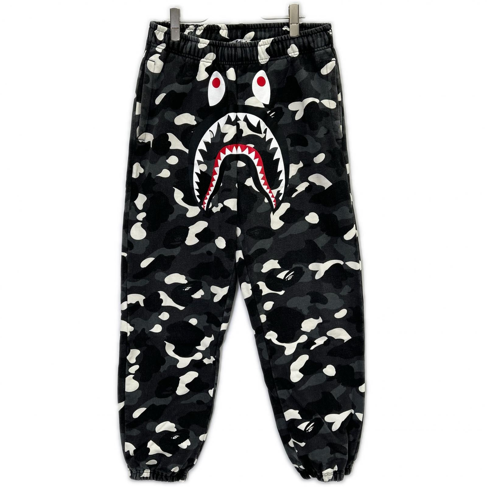 A BATHING APE アベイシングエイプ グレー シャークパンツ ボトムス