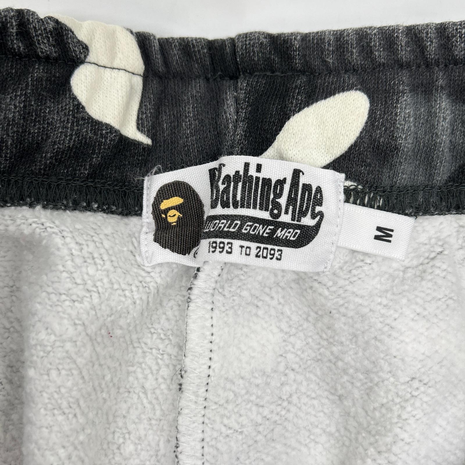 A BATHING APE アベイシングエイプ グレー シャークパンツ ボトムス