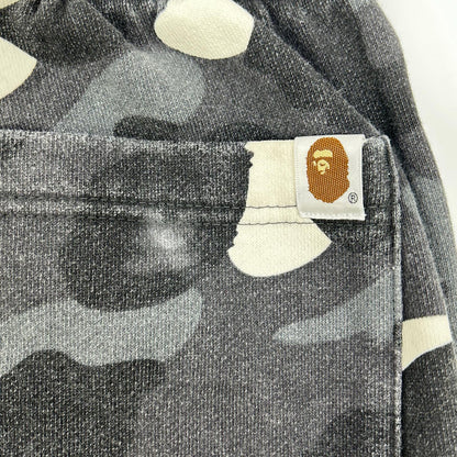 A BATHING APE アベイシングエイプ グレー シャークパンツ ボトムス