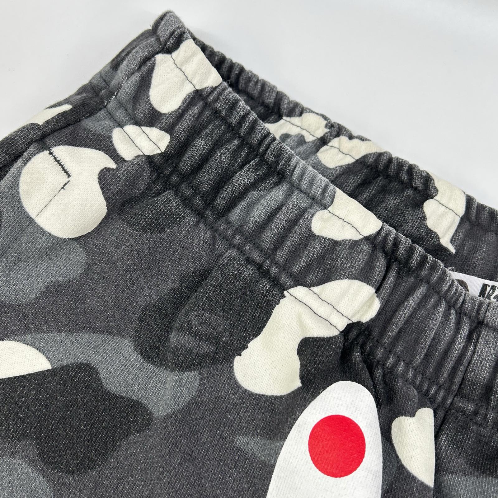 A BATHING APE アベイシングエイプ グレー シャークパンツ ボトムス