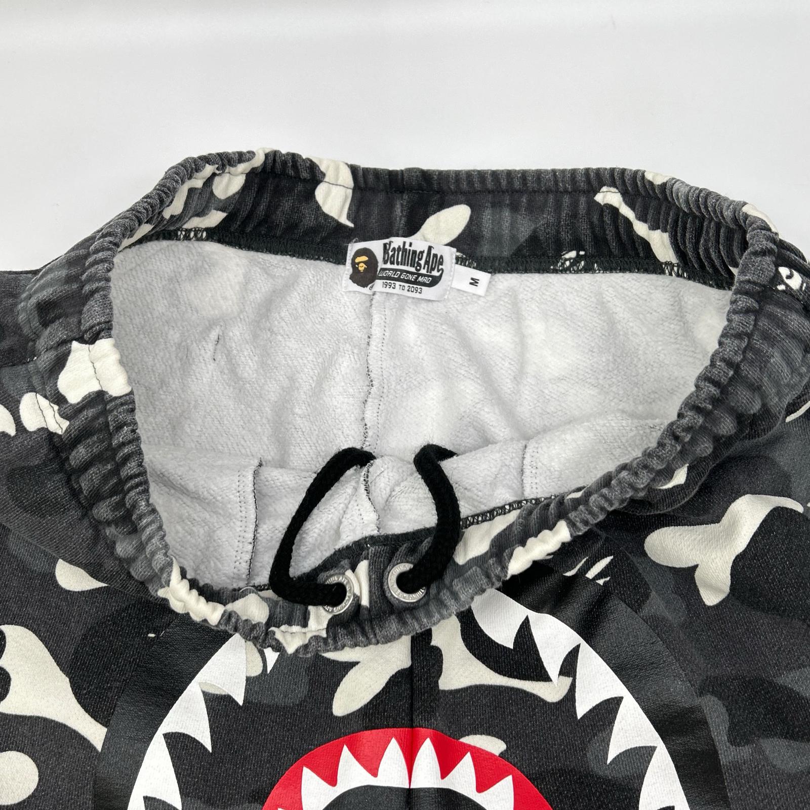 A BATHING APE アベイシングエイプ グレー シャークパンツ ボトムス