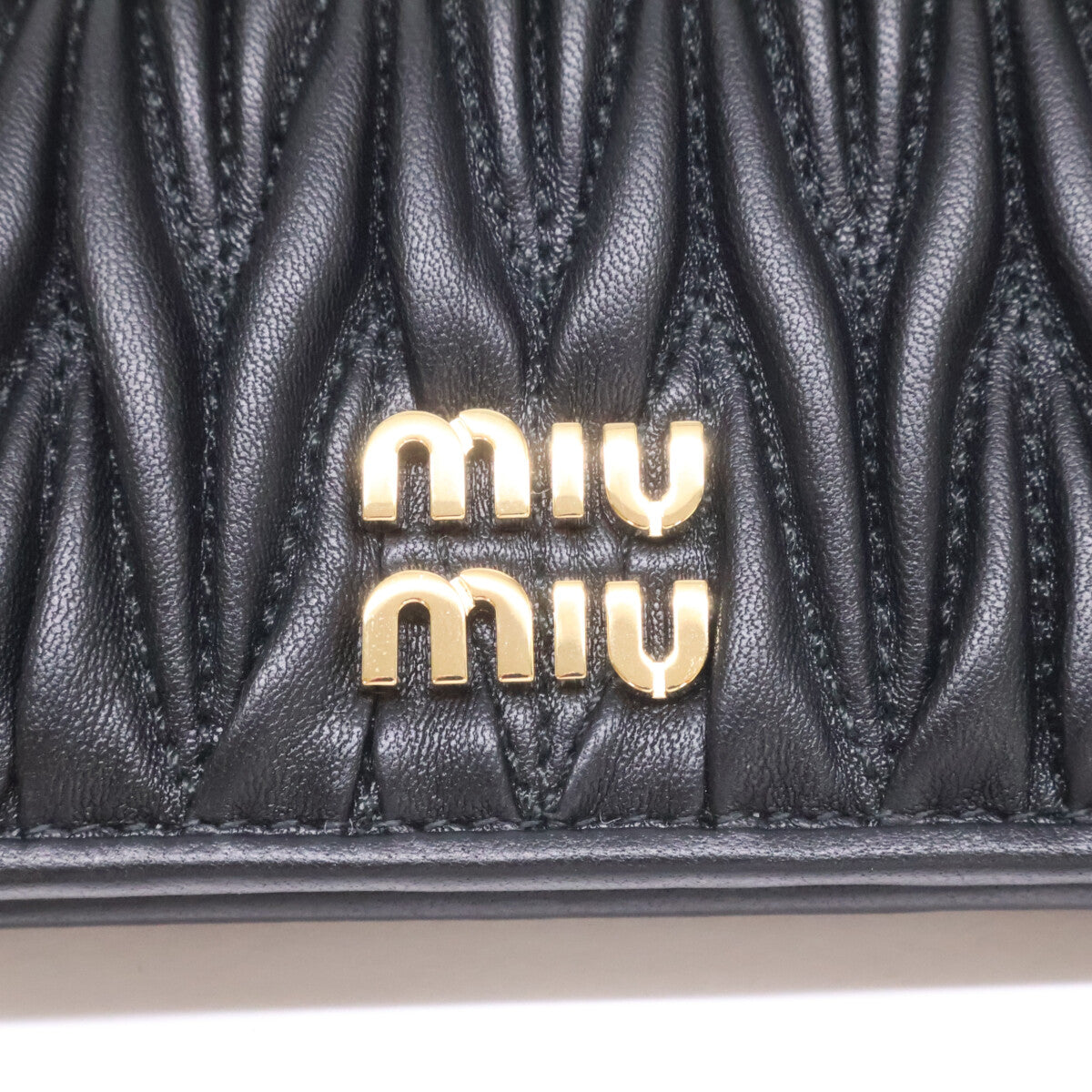 MIUMIU ミュウミュウ 【新品未使用】5MV204 AFPP F0002 MATELASSE マテラッセ 二つ折り財布 二つ折り財布（小銭入れあり）