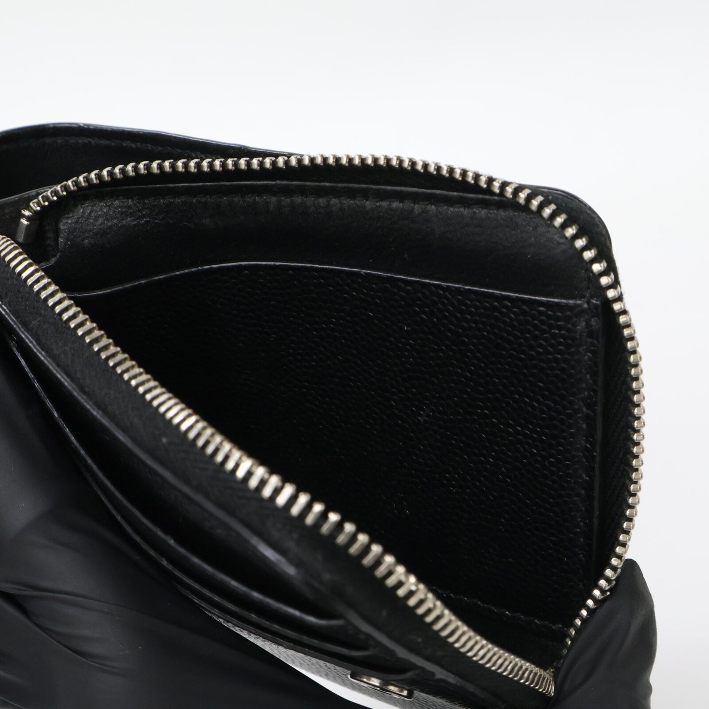 SAINT LAURENT PARIS サンローランパリ 【美品】イースト/ウェスト ウォレット 二つ折り財布（小銭入れあり）