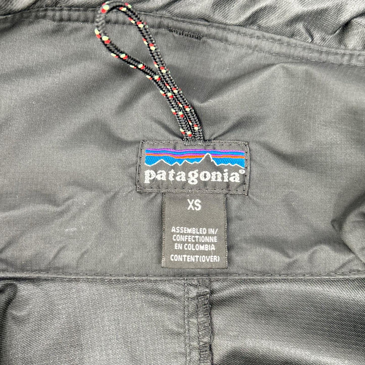 Patagonia パタゴニア 83650 ブラック エッセンシャルプルオーバー ジャケット