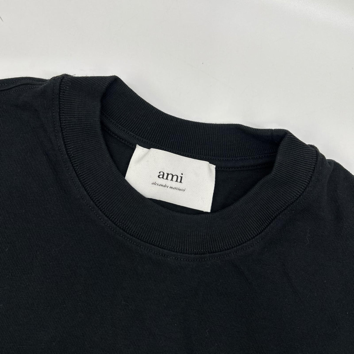AMI PARIS アミパリス ブラック ハート刺繍 半袖Tシャツ トップス