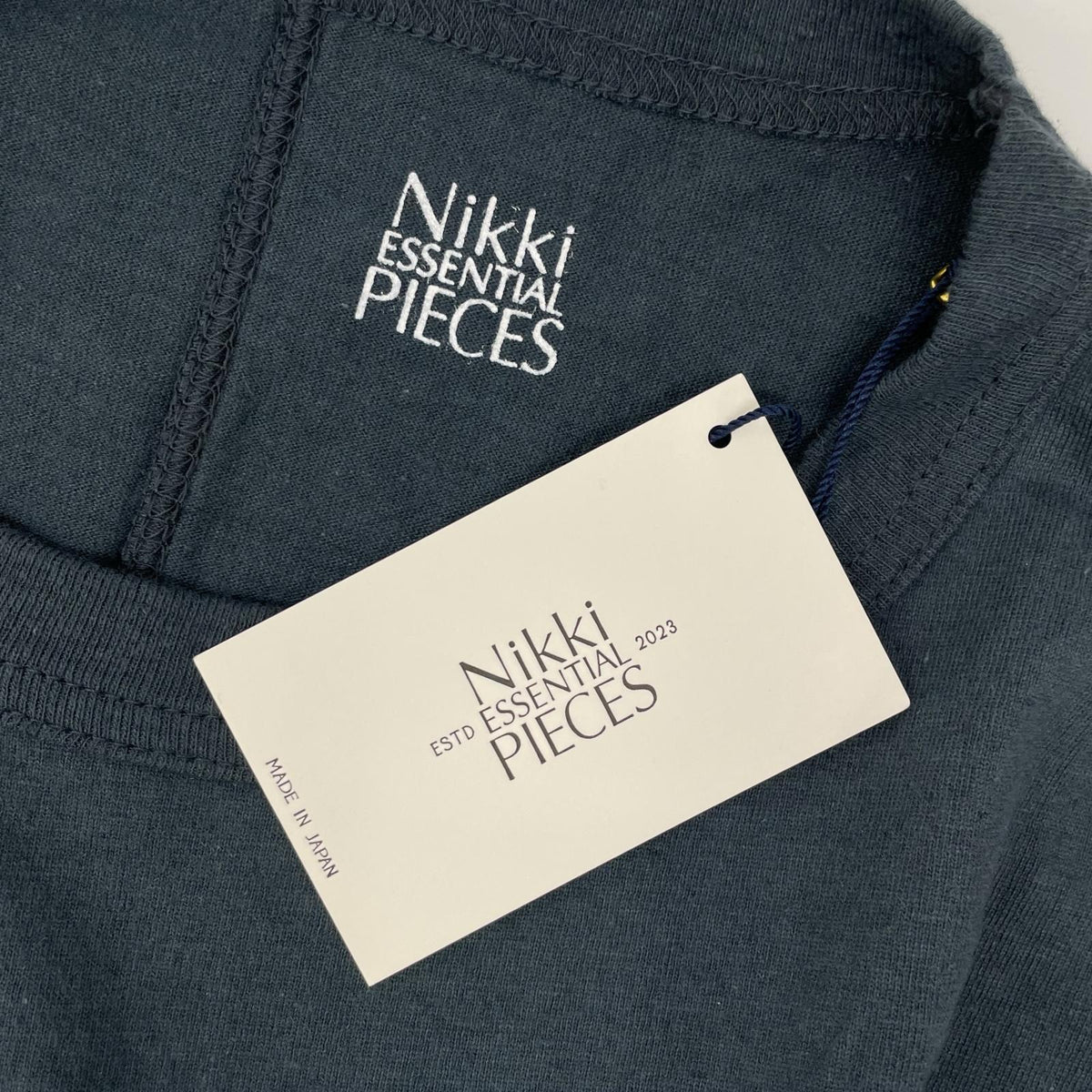 NIKKI ESSENTIAL PIECES ニッキエッセンシャルピーシーズ NEP-24SSC02 グリーンネイビー コットン ノースリーブ トップス トップス