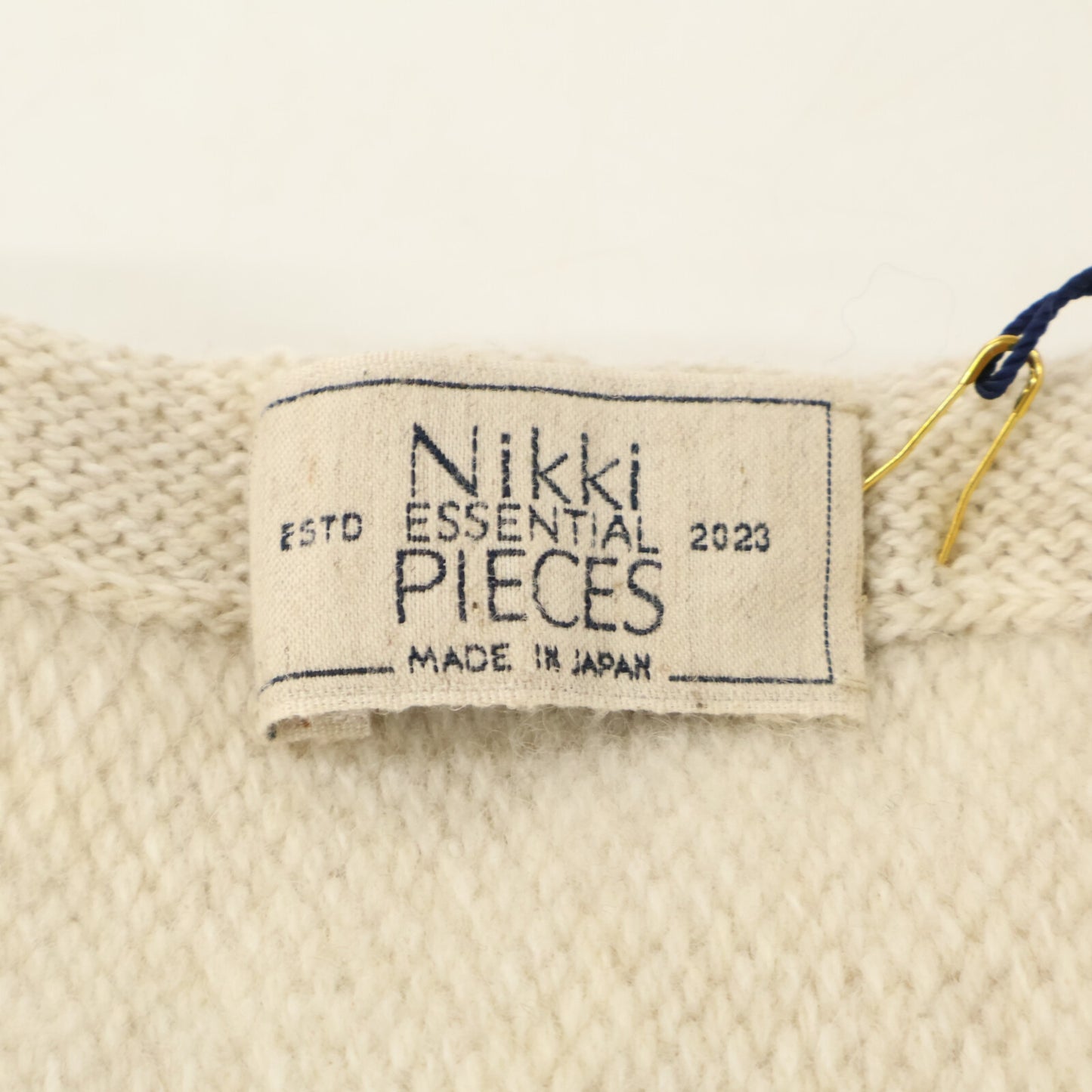NIKKI ESSENTIAL PIECES ニッキエッセンシャルピーシーズ 【新品未使用】NEP-AW2523 ポケット付 カシミヤ/ウール ストール