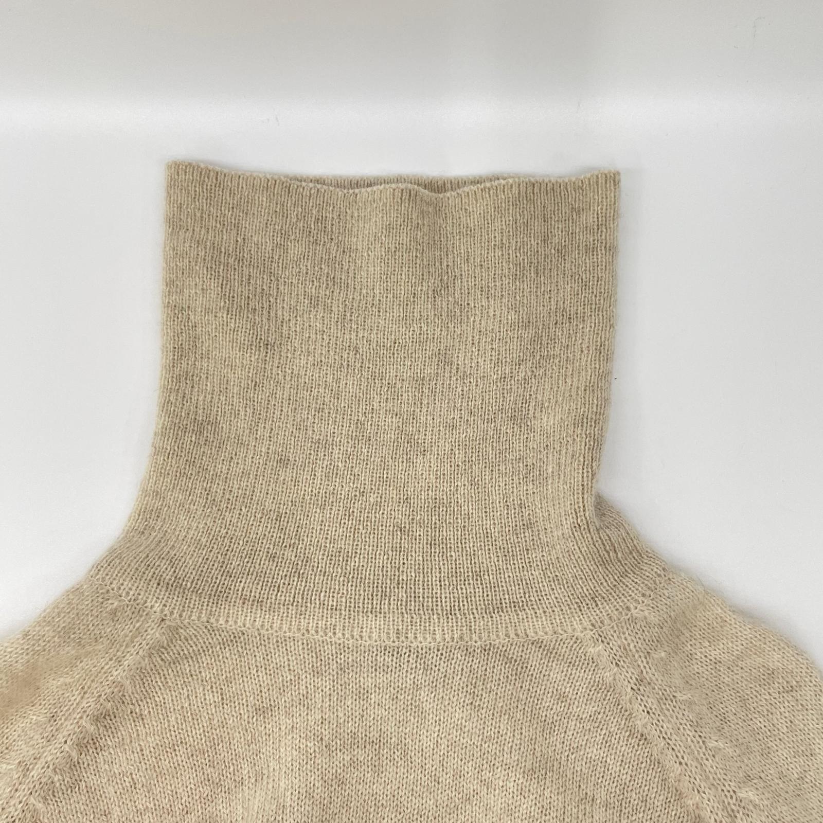 NIKKI ESSENTIAL PIECES ニッキエッセンシャルピーシーズ ホワイト ウール ニット トップス