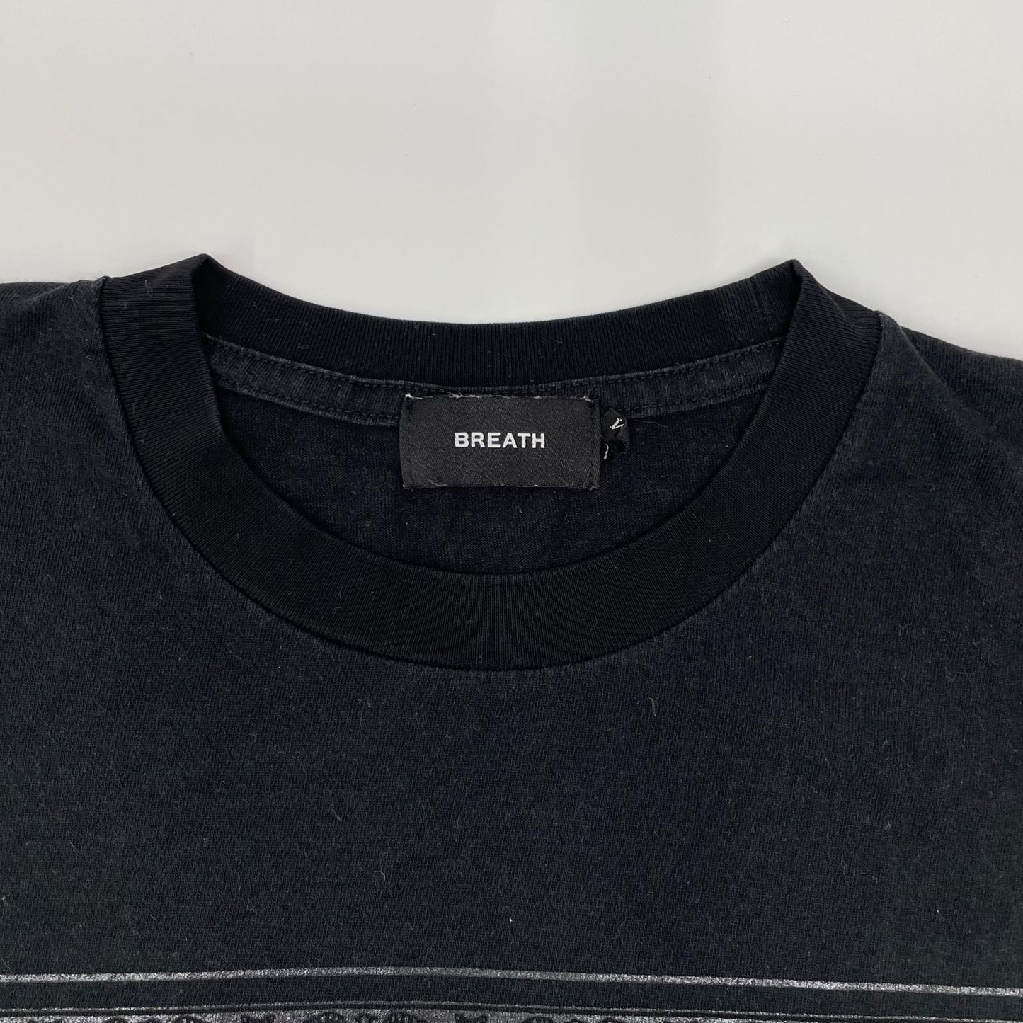 BLESS ブレス BR26SS-C5101 ブラック グラフィックTシャツ トップス