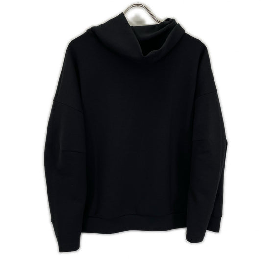 β ベータ Black Star Beta-Print Pullover Top
