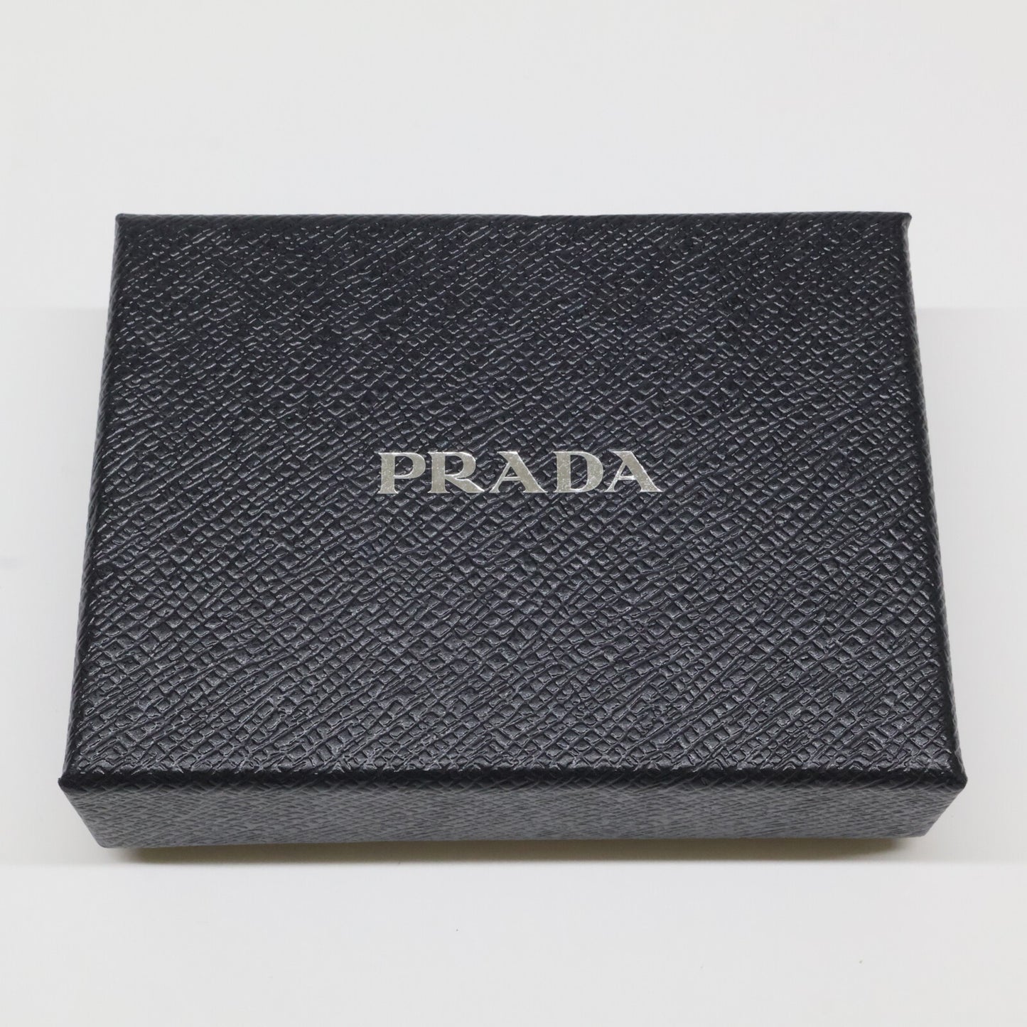 PRADA プラダ 【美品】1PG222 サフィアーノメタル レザー キーケース