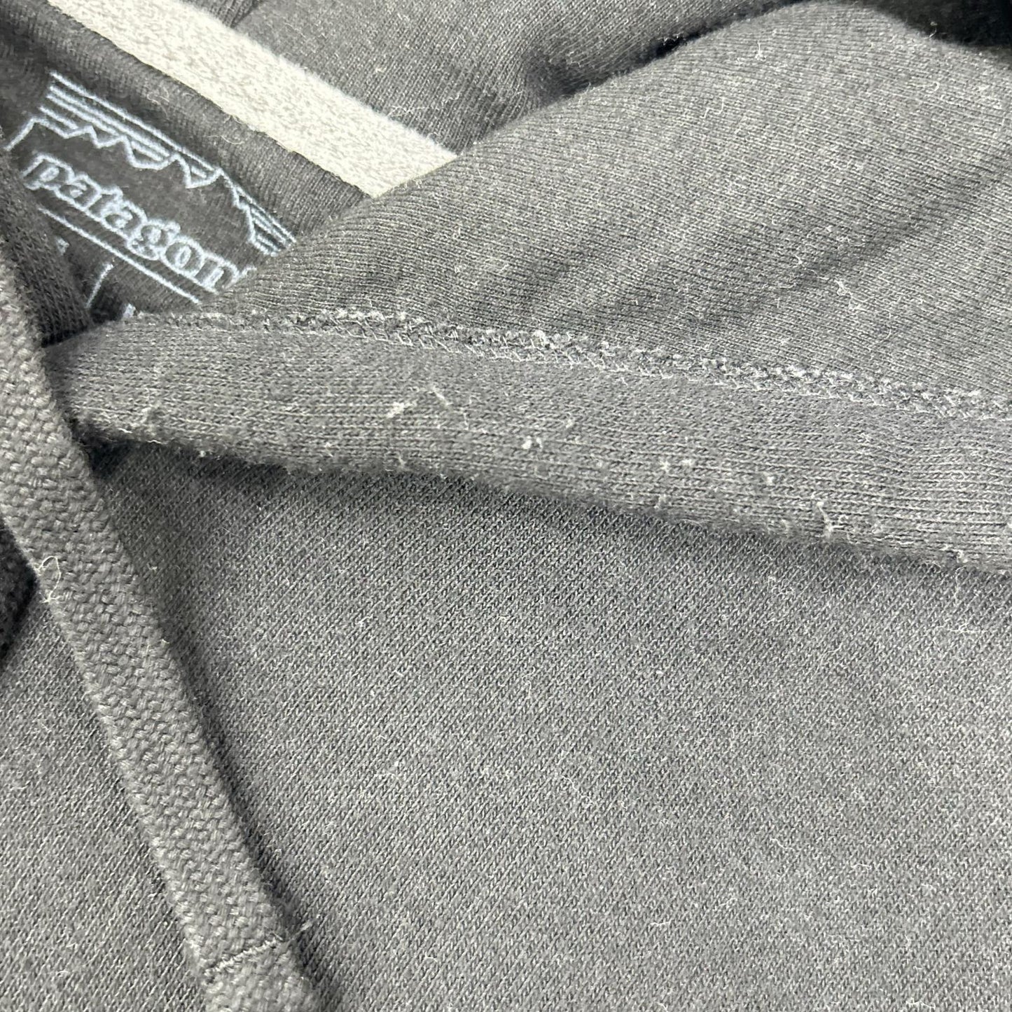 Patagonia パタゴニア 39622FA21 ブラック ロゴ パーカー トップス