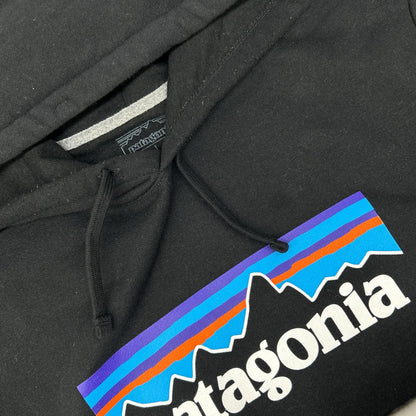 Patagonia パタゴニア 39622FA21 ブラック ロゴ パーカー トップス