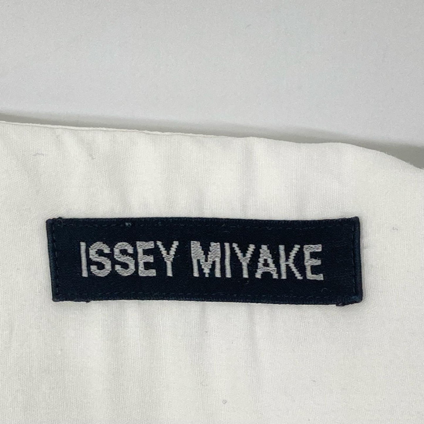ISSEY MIYAKE イッセイミヤケ ME31FJ007 ホワイト ステッチ 開襟 半袖シャツ トップス