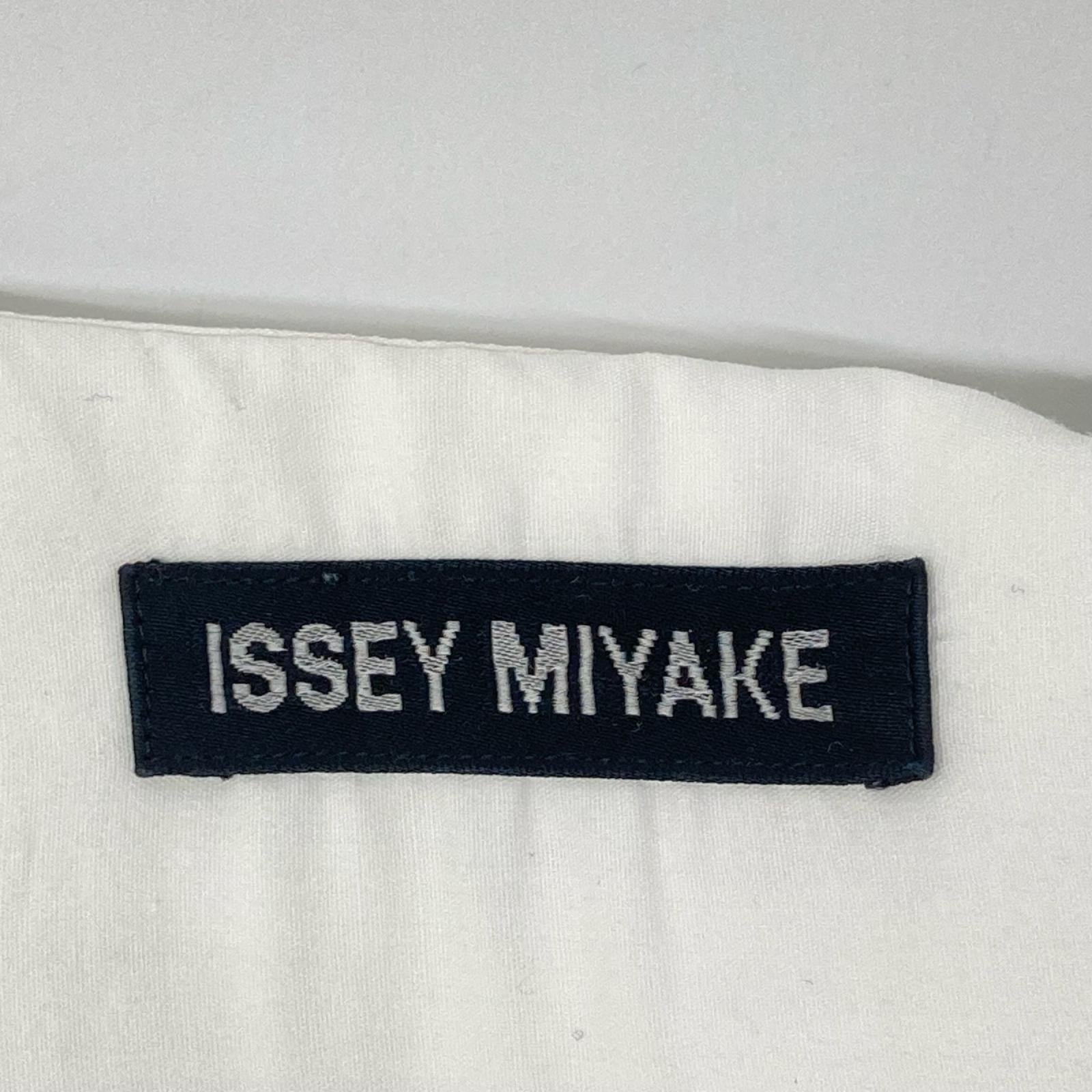 ISSEY MIYAKE イッセイミヤケ ME31FJ007 ホワイト ステッチ 開襟 半袖シャツ トップス
