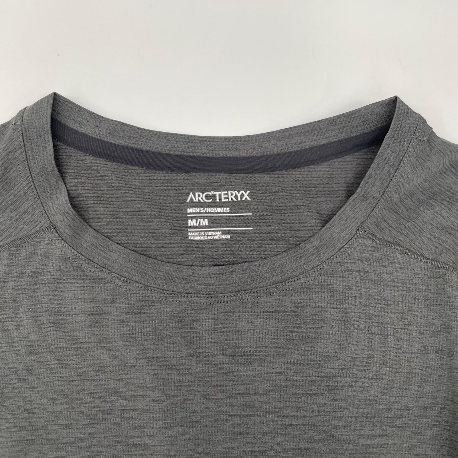 ARC'TERYX アークテリクス X000006348 グレー Cormac Logo SS Tee トップス
