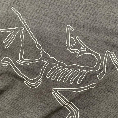 ARC'TERYX アークテリクス X000006348 グレー Cormac Logo SS Tee トップス