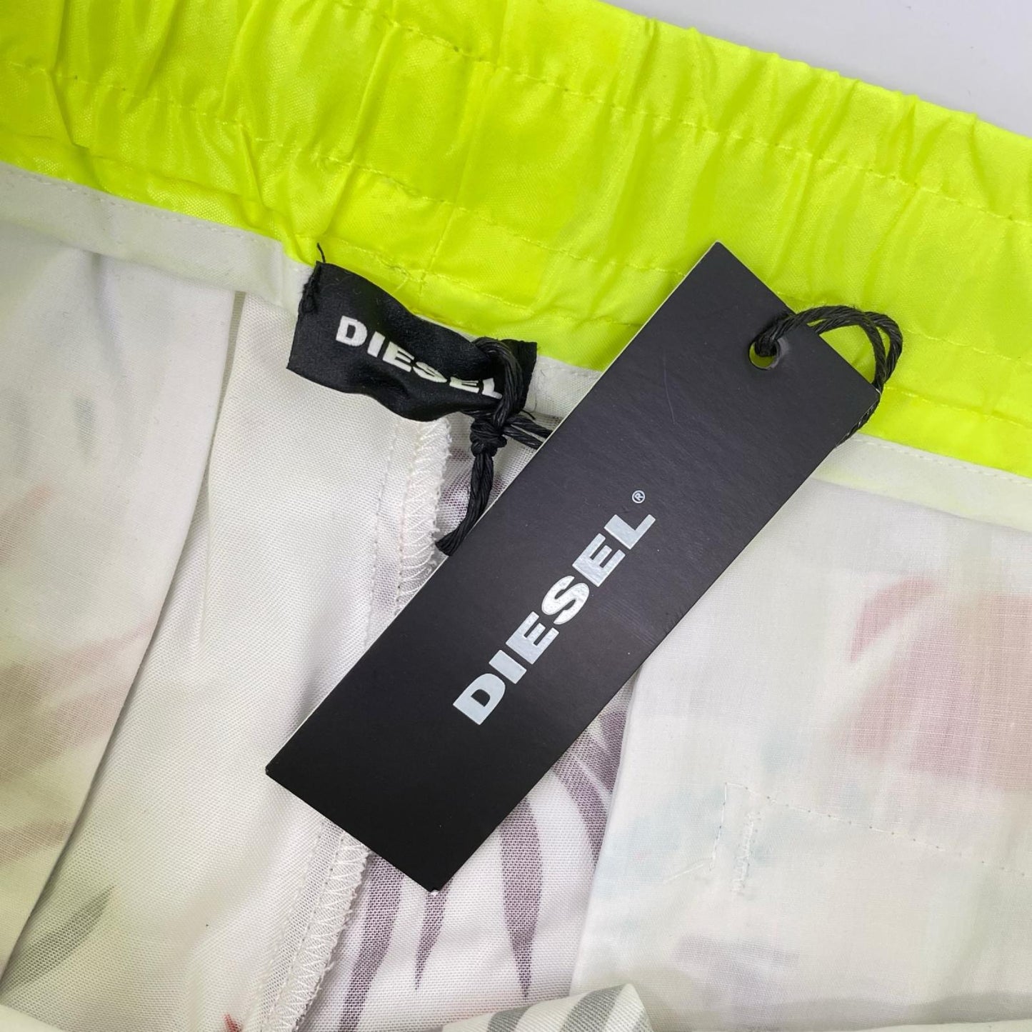 DIESEL ディーゼル 蛍光イエロー ウエストバンド ボタニカル柄 ハーフナイロンパンツ ボトムス