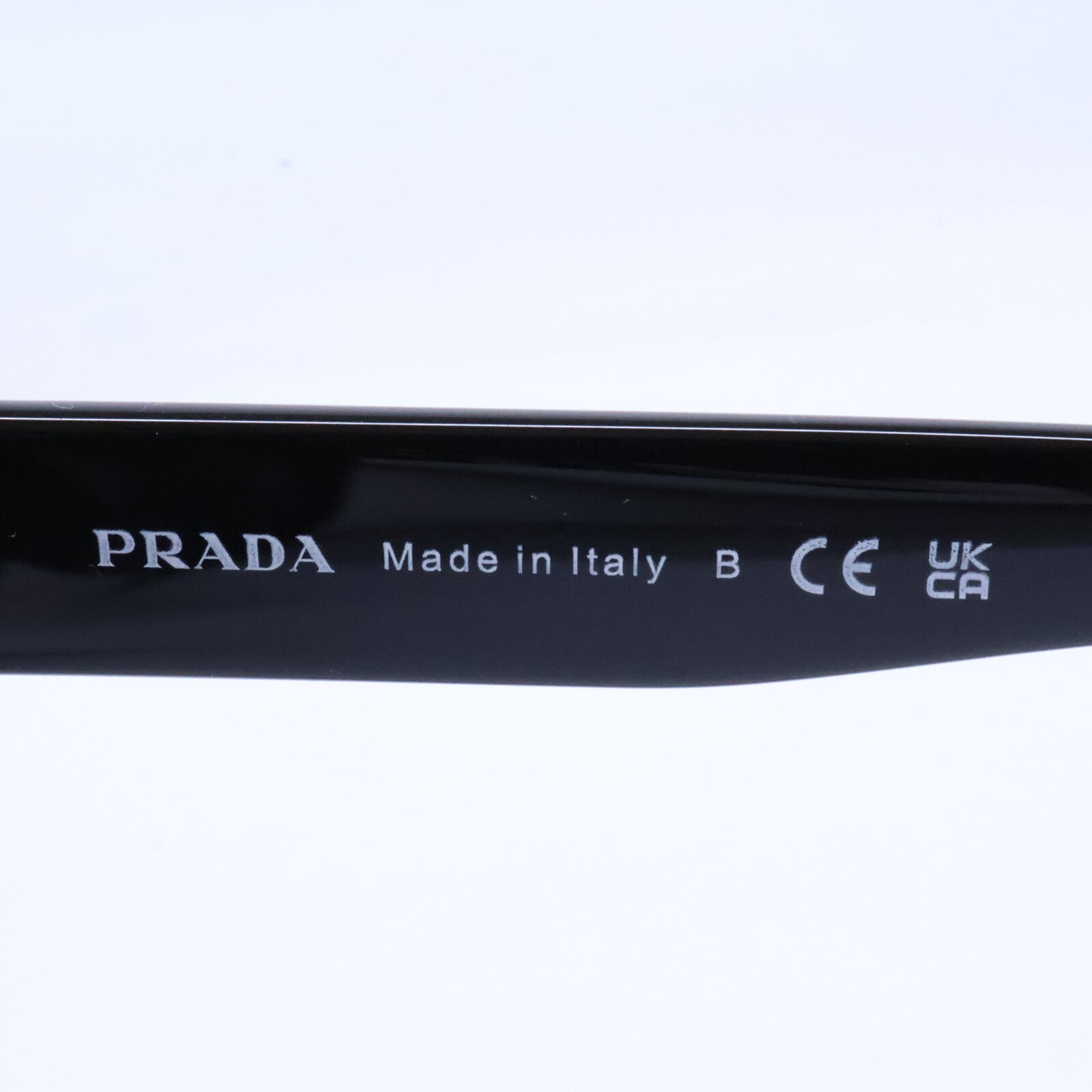 PRADA プラダ 【美品】SPR16X-F 1AB-5S0 キャットアイシェイプ サングラス
