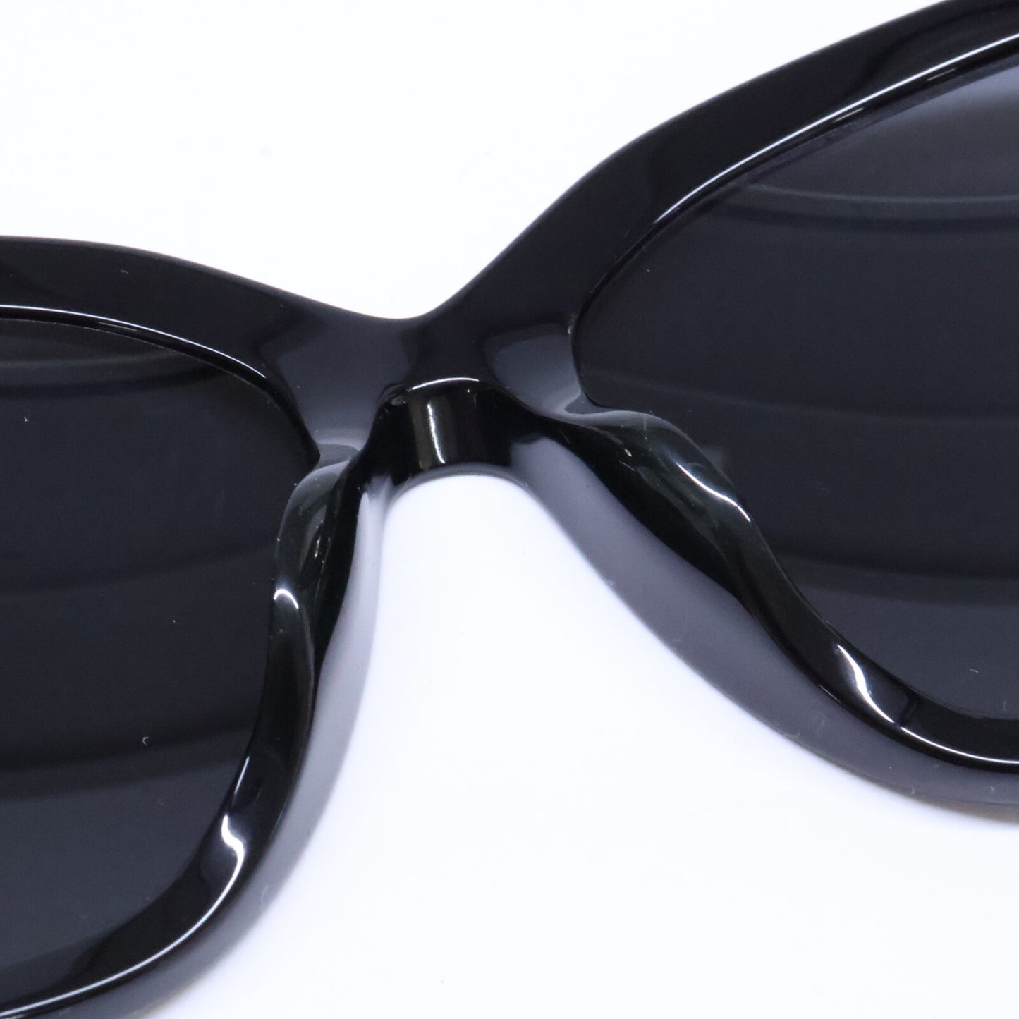PRADA プラダ 【美品】SPR16X-F 1AB-5S0 キャットアイシェイプ サングラス