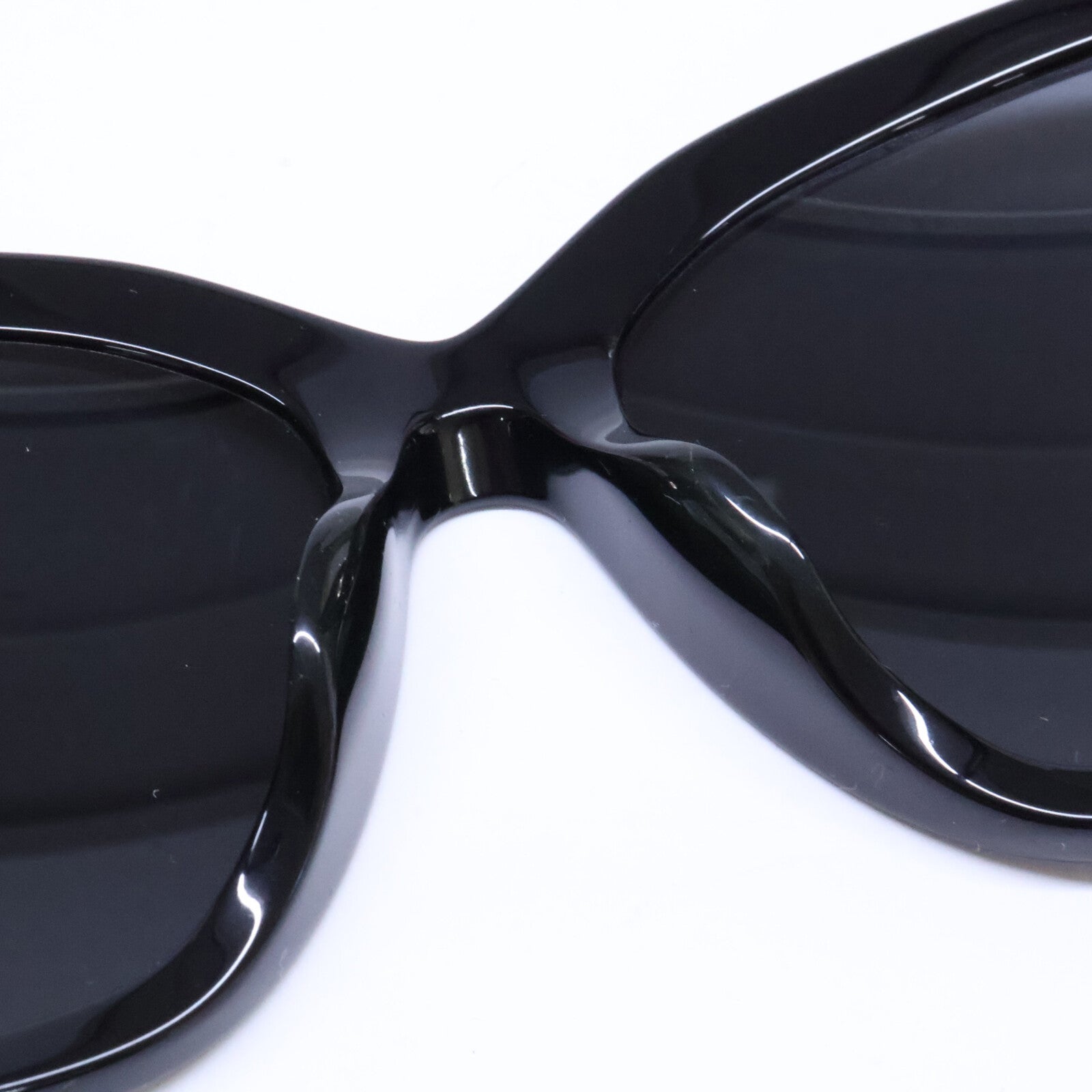 PRADA プラダ 【美品】SPR16X-F 1AB-5S0 キャットアイシェイプ サングラス