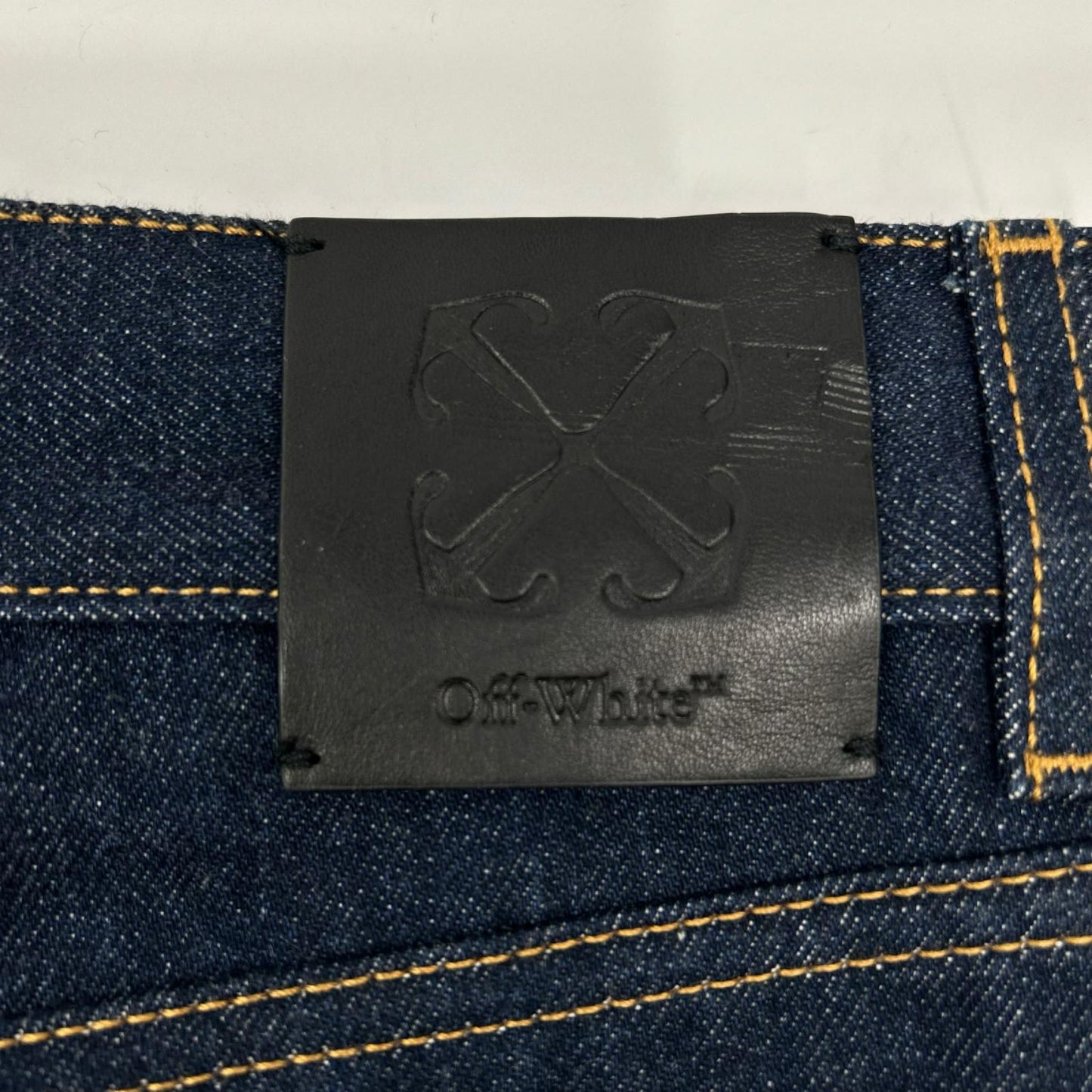 OFF-WHITE オフホワイト 24年製 90Slogo Den shorts Raw ボトムス