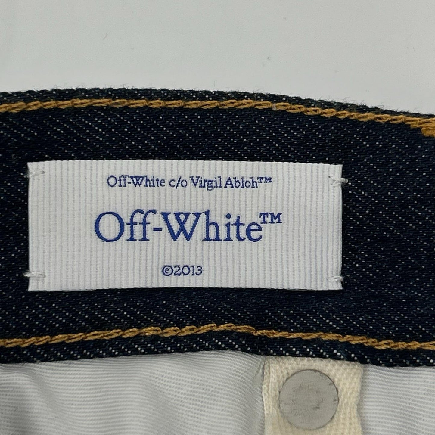 OFF-WHITE オフホワイト 24年製 90Slogo Den shorts Raw ボトムス