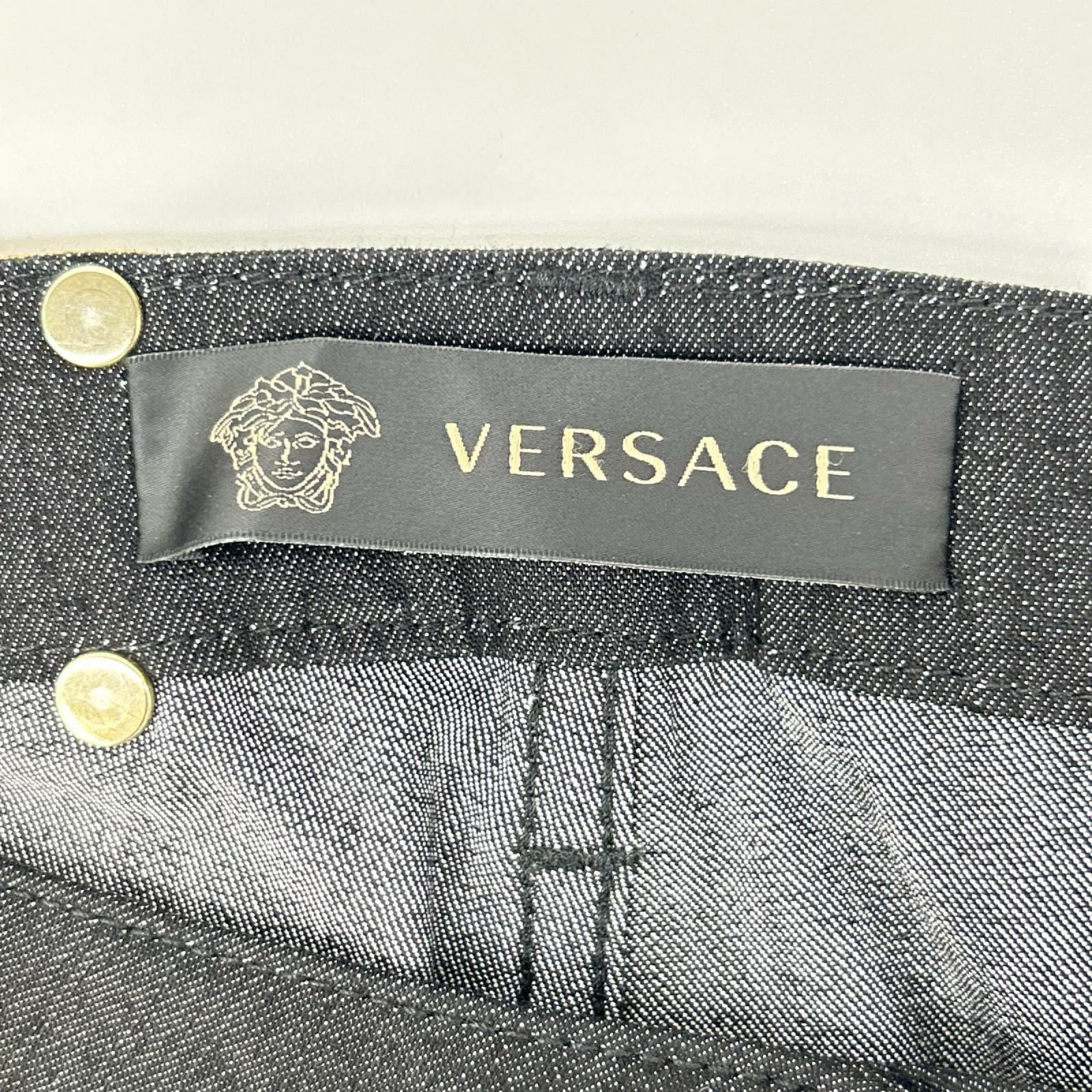 GIANNIVERSACE ジャンニヴェルサーチ チャコール ゴールドメデューサボタン ライン デニム ボトムス