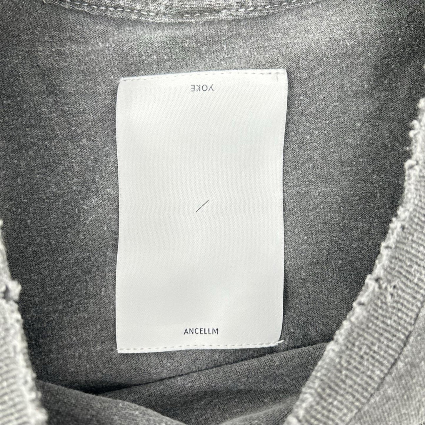 YOKE ヨーク ×アンセルム グレー EMBRO SS TEE XO トップス