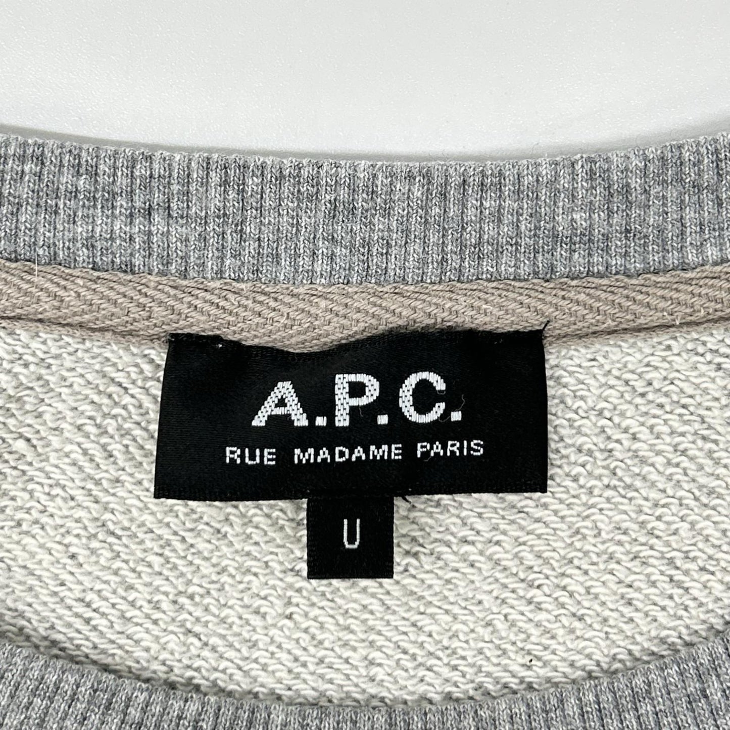 A.P.C. アーペーセー グレー フロントロゴ クルーネック トレーナー トップス