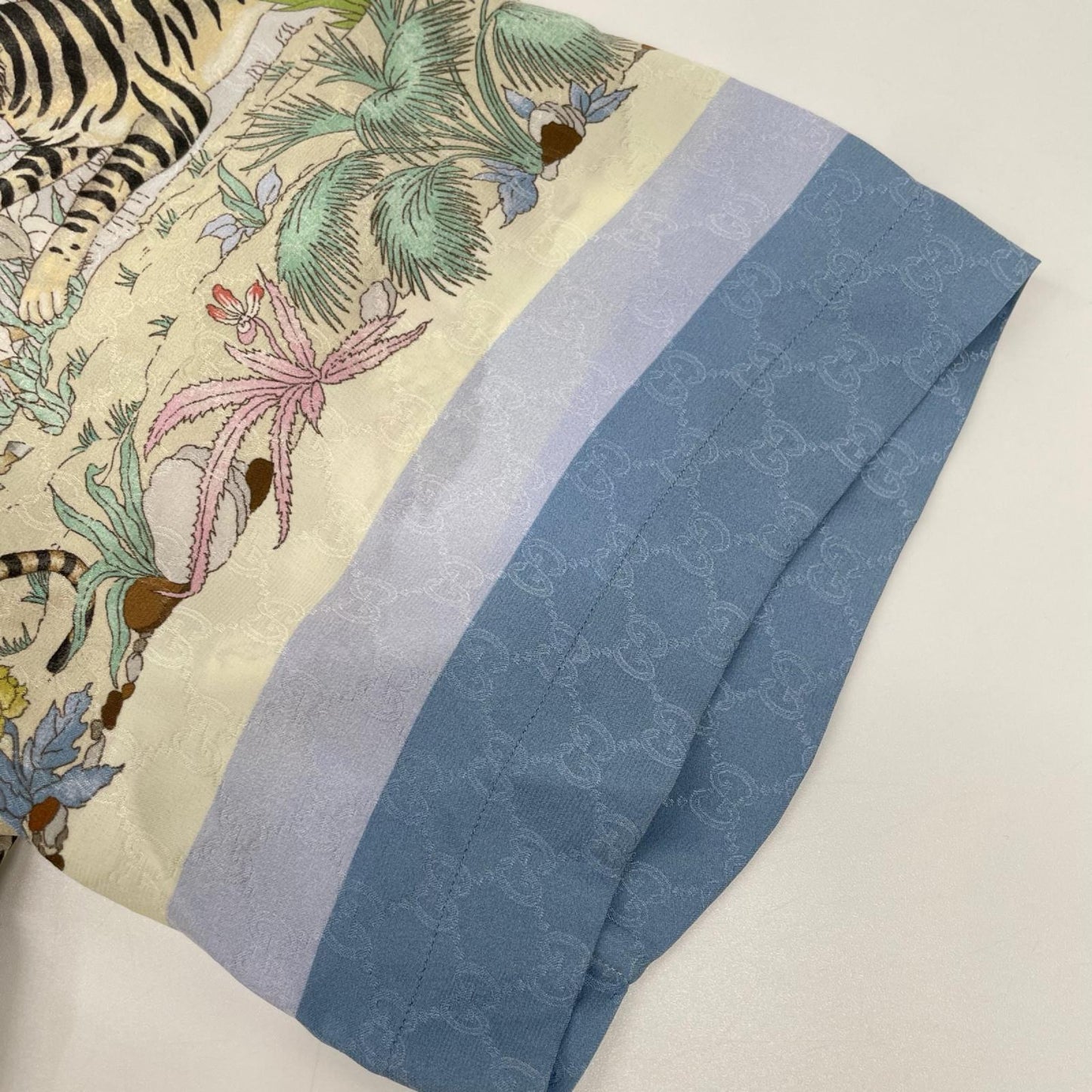 GUCCI グッチ 685929 グッチタイガー シルクシャツ トップス