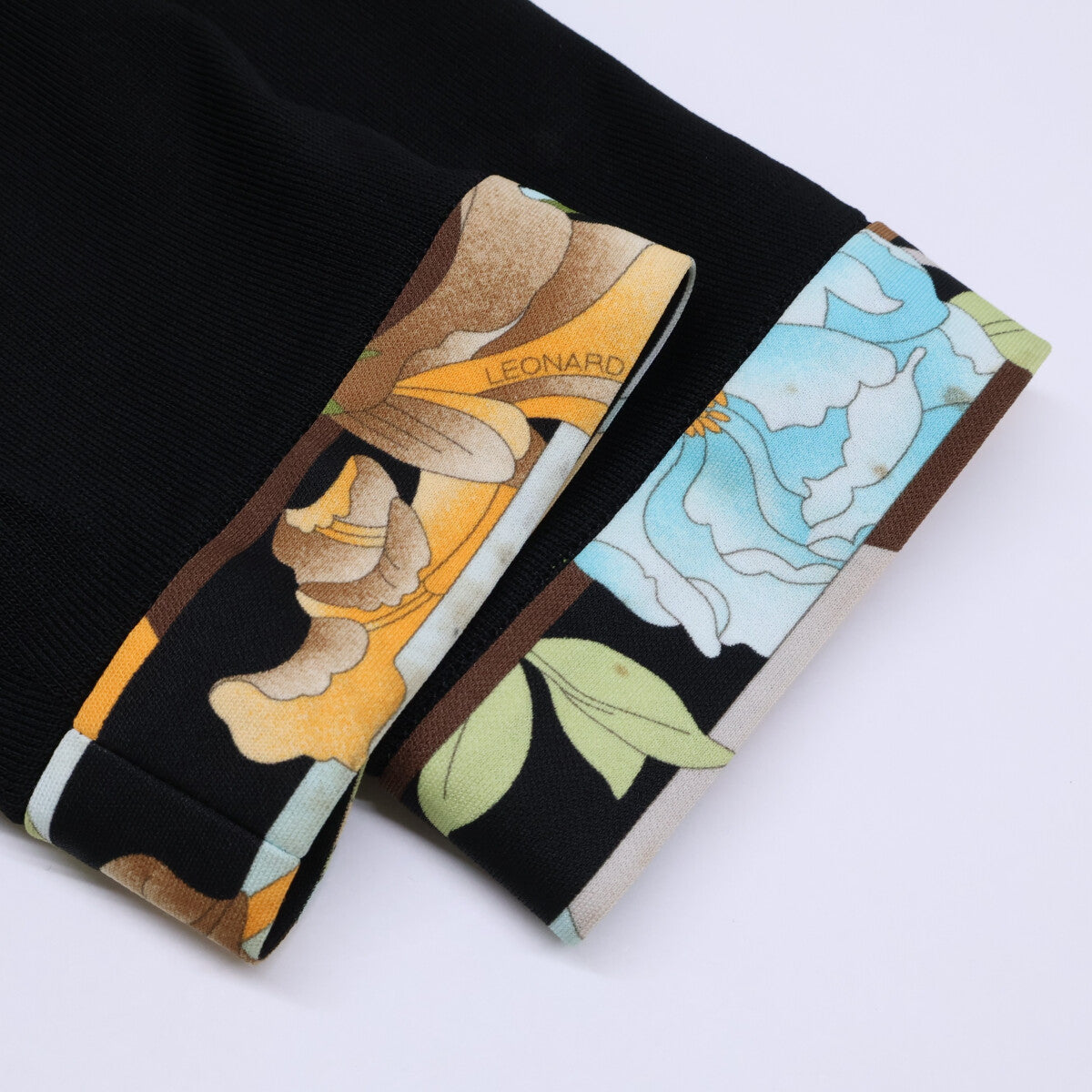 LEONARDSPORT レオナールスポーツ 0528525 ブラック×マルチカラー 花柄 カーディガン トップス