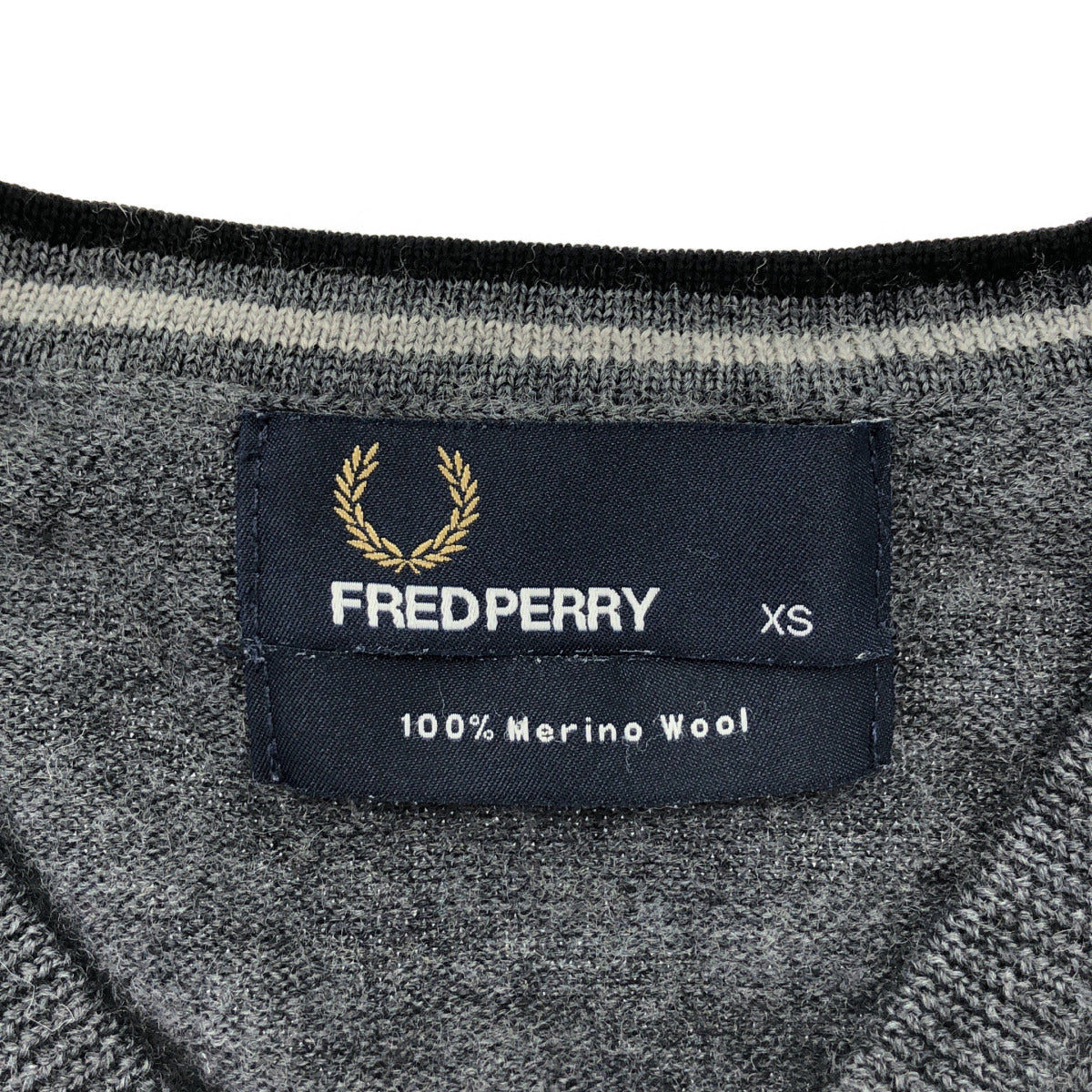 FRED PERRY フレッドペリー K7210 メリノウール100 グレー Vネックニットトップス トップス
