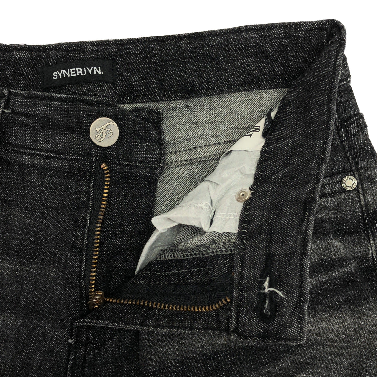 その他ブランド 【SYNERJYN.】ブラック CAT WASHING MID-RISE ジーンズ ボトムス