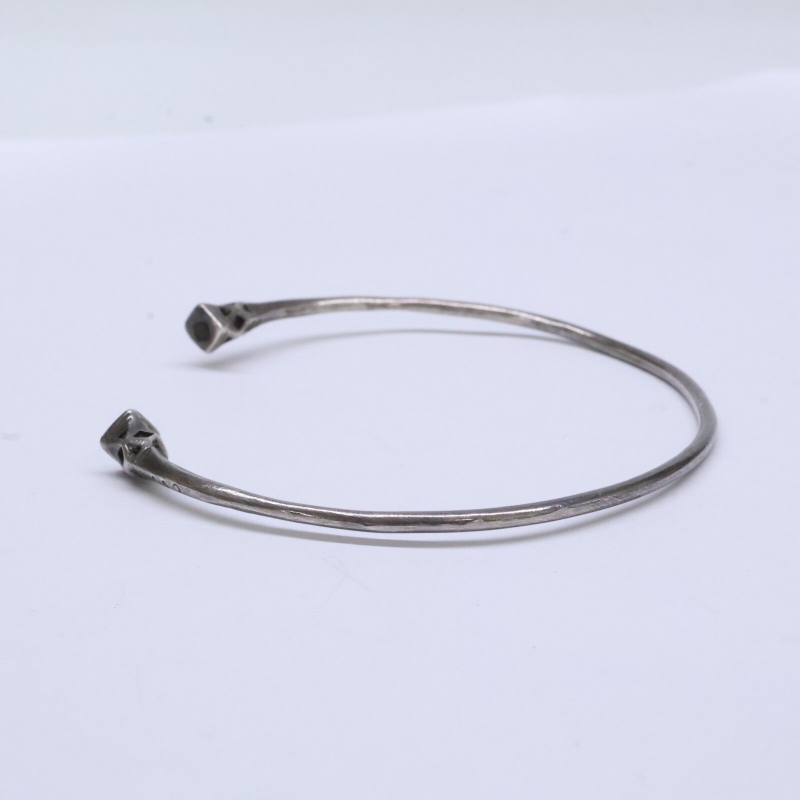 TUAREG SILVER JEWELRY トゥアレグシルバージュエリー ナロー バングル