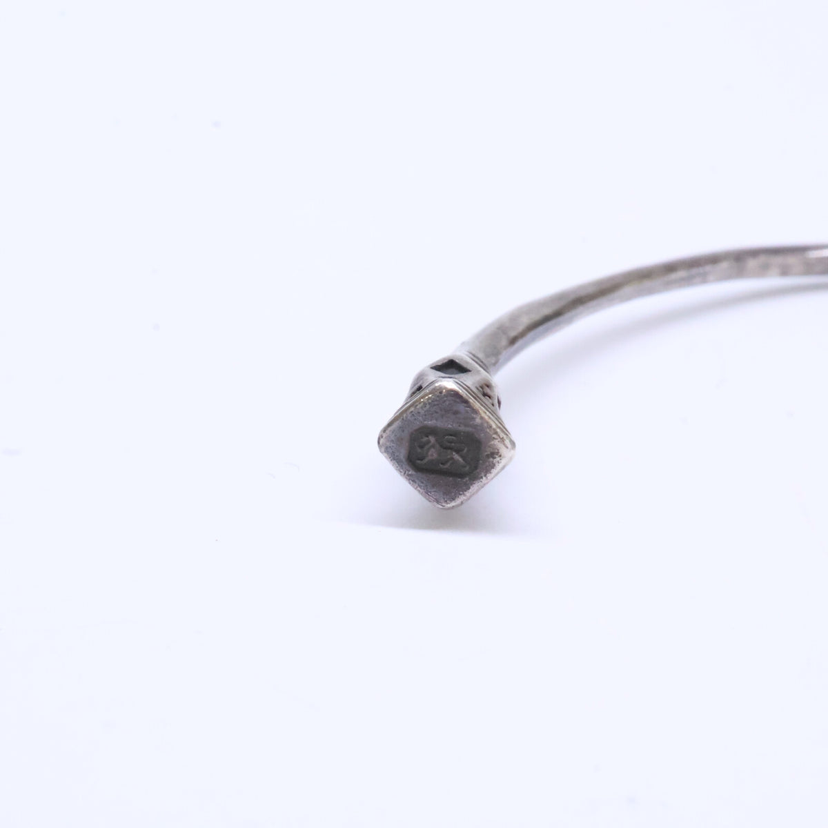 TUAREG SILVER JEWELRY トゥアレグシルバージュエリー ナロー バングル