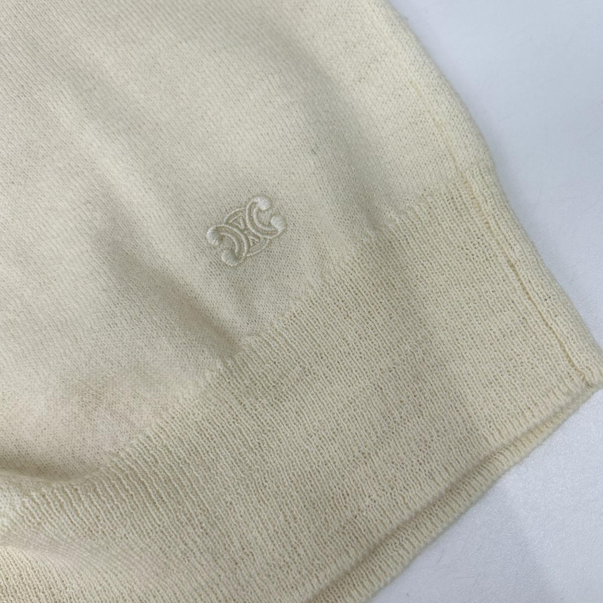 CELINE セリーヌ 2ADRI862Z ホワイト トリオンフ ミドルネックネックニット トップス