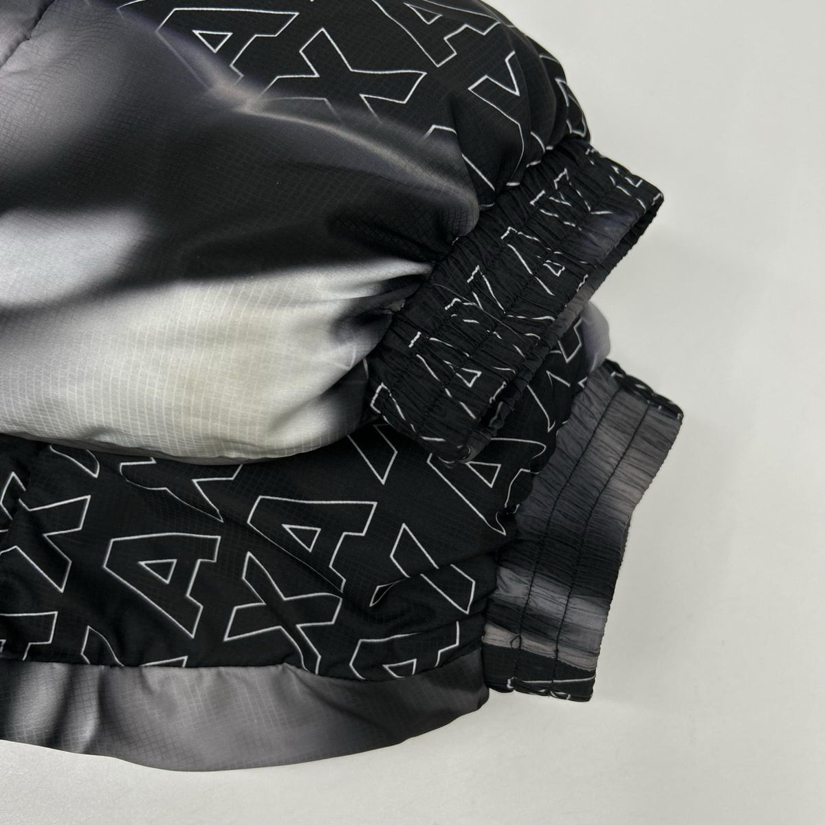 ARMANI EXCHANGE アルマーニエクスチェンジ ブラック 総柄 マルチWAY ダウンジャケット ジャケット
