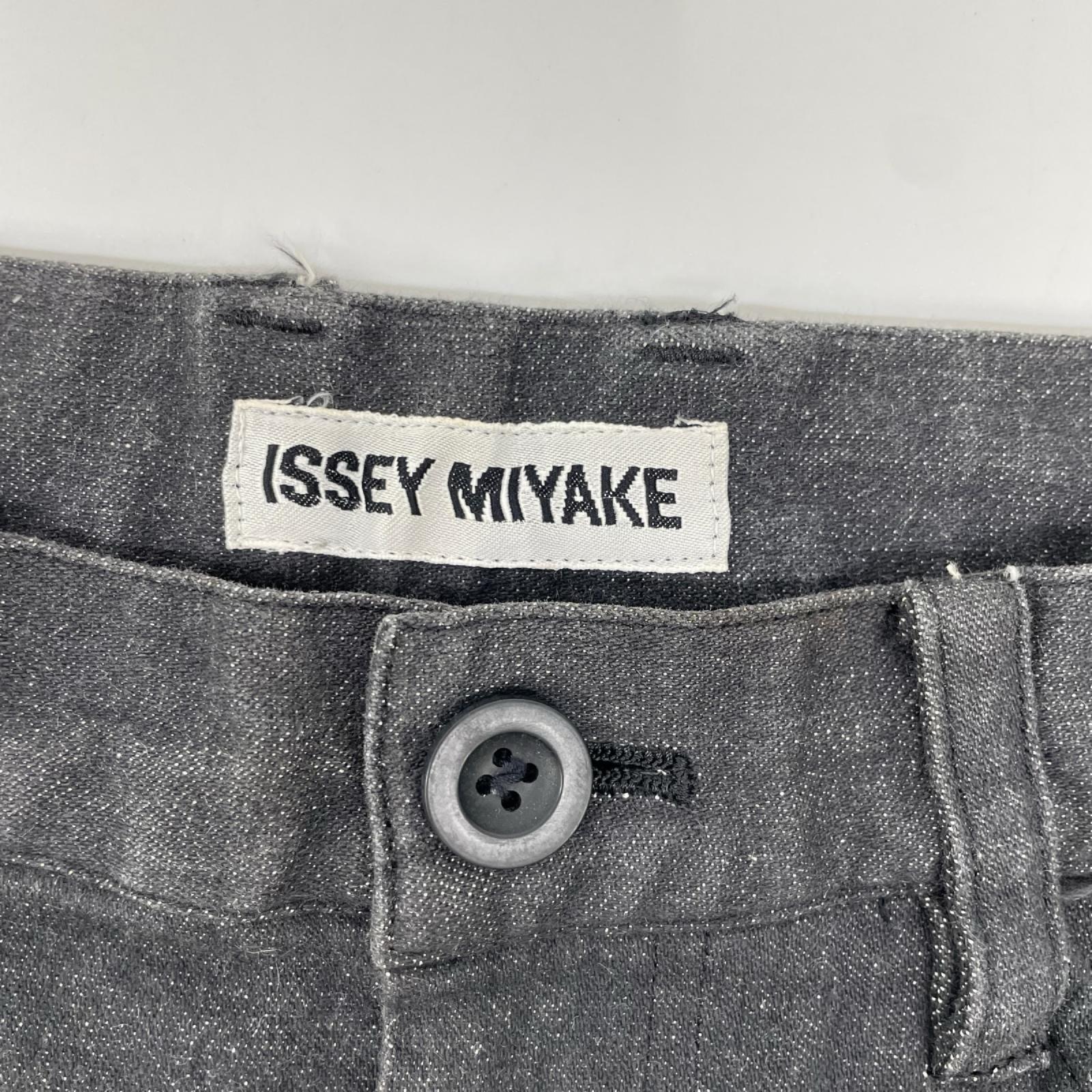 ISSEY MIYAKE イッセイミヤケ ブラック フリンジライン デニムパンツ ボトムス