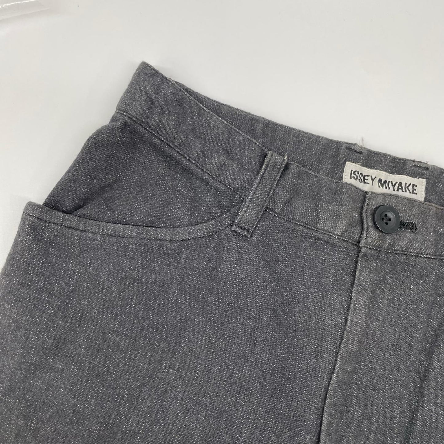 ISSEY MIYAKE イッセイミヤケ ブラック フリンジライン デニムパンツ ボトムス