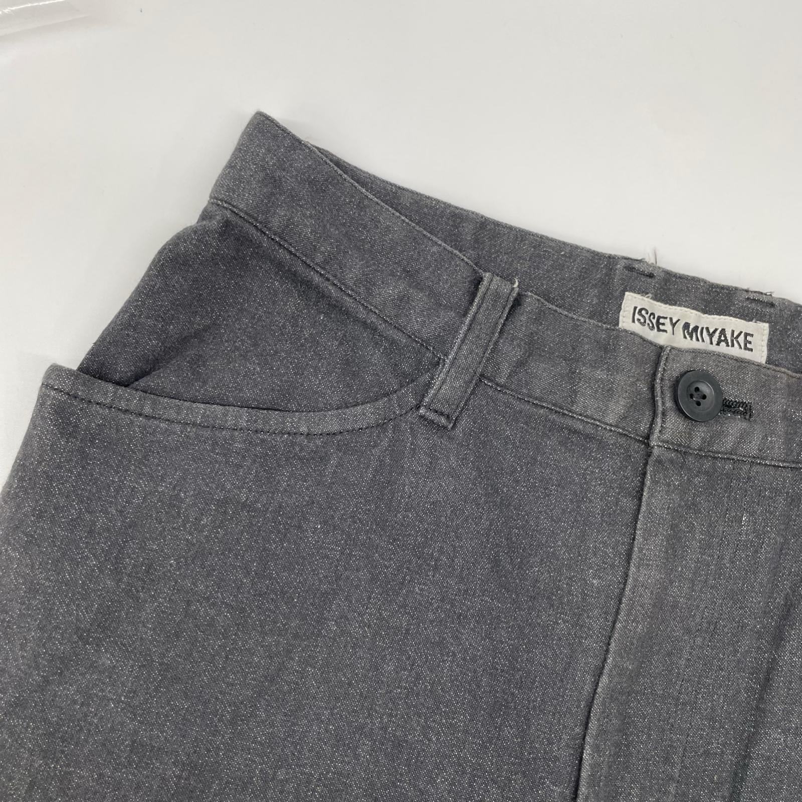 ISSEY MIYAKE イッセイミヤケ ブラック フリンジライン デニムパンツ ボトムス