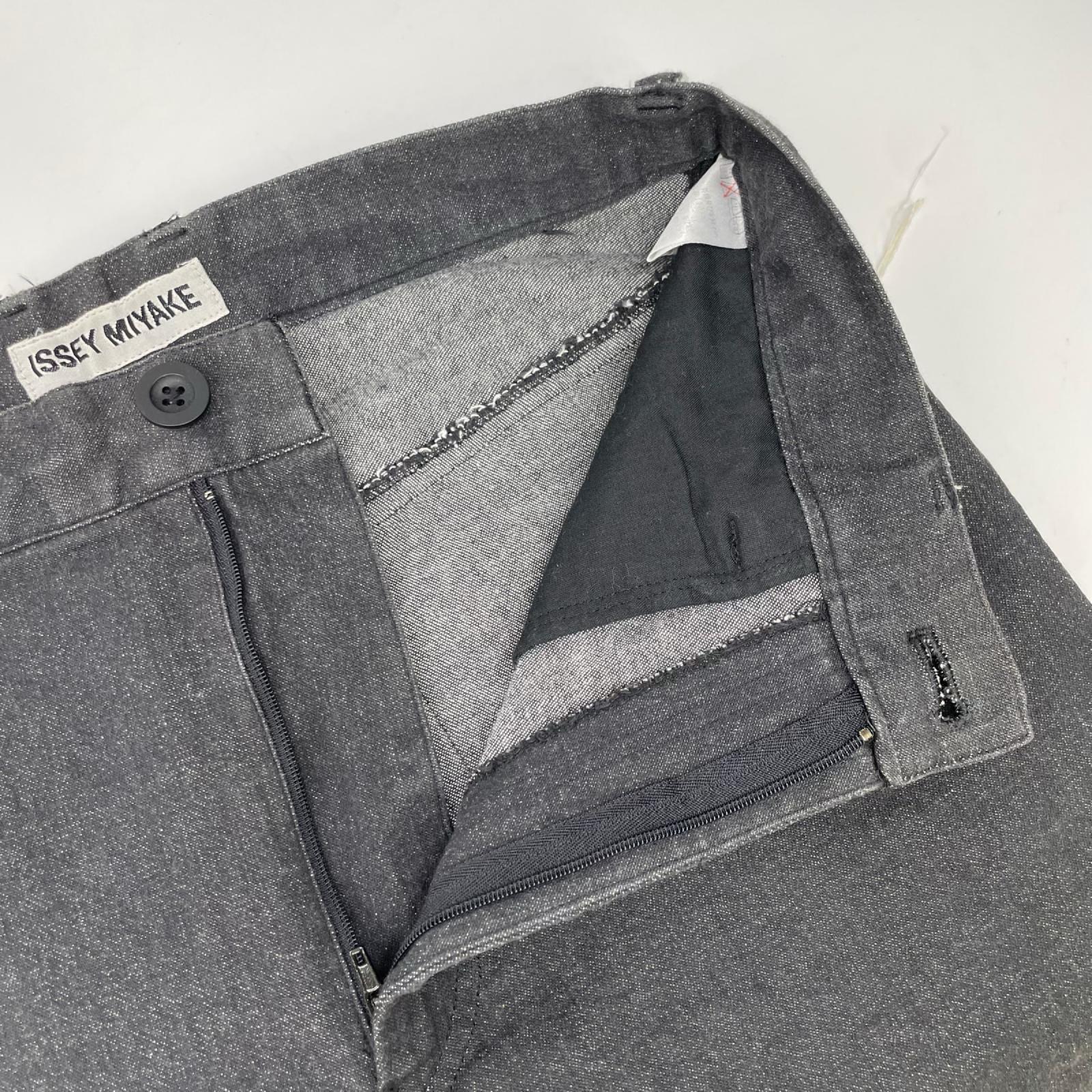 ISSEY MIYAKE イッセイミヤケ ブラック フリンジライン デニムパンツ ボトムス