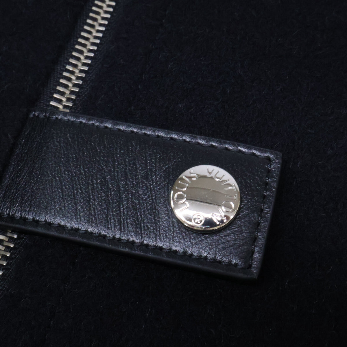 LOUIS VUITTON ルイヴィトン 美品 国内正規 FIC017QWE 裏地モノグラム シルク混ウール フーディ ケープ ポンチョ ケープ