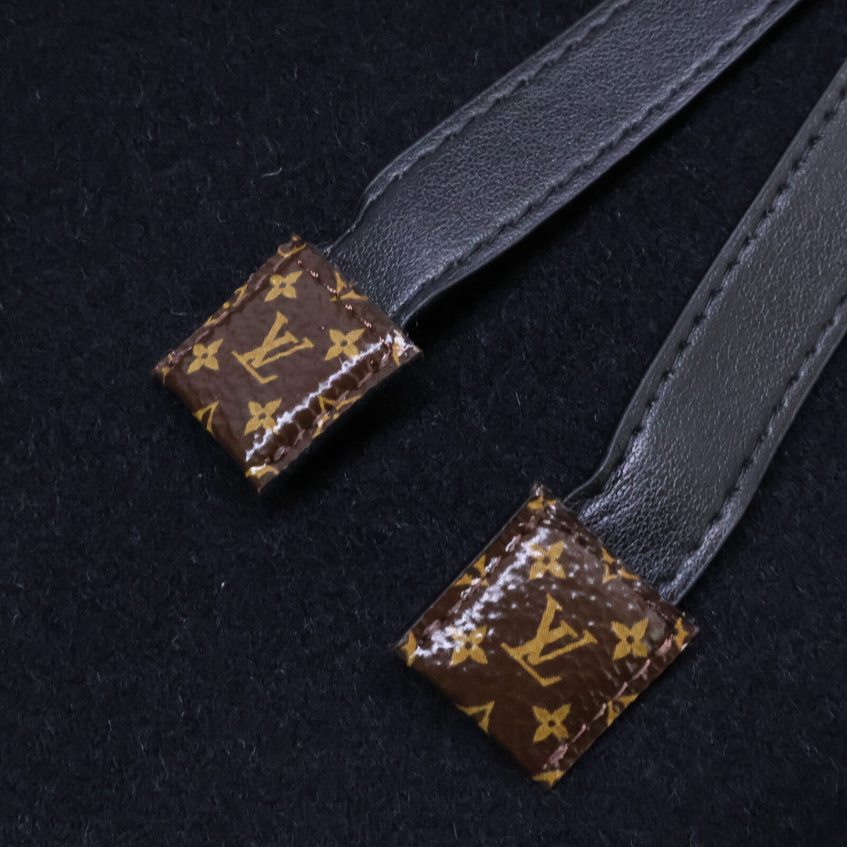 LOUIS VUITTON ルイヴィトン 美品 国内正規 FIC017QWE 裏地モノグラム シルク混ウール フーディ ケープ ポンチョ ケープ