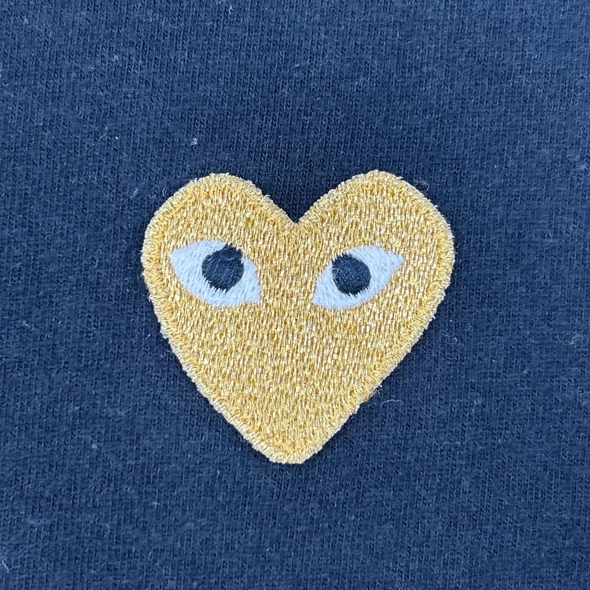 PLAYCOMMEdesGARCONS プレイコムデギャルソン ブラック ワンポイント刺繍 半袖Tシャツ トップス